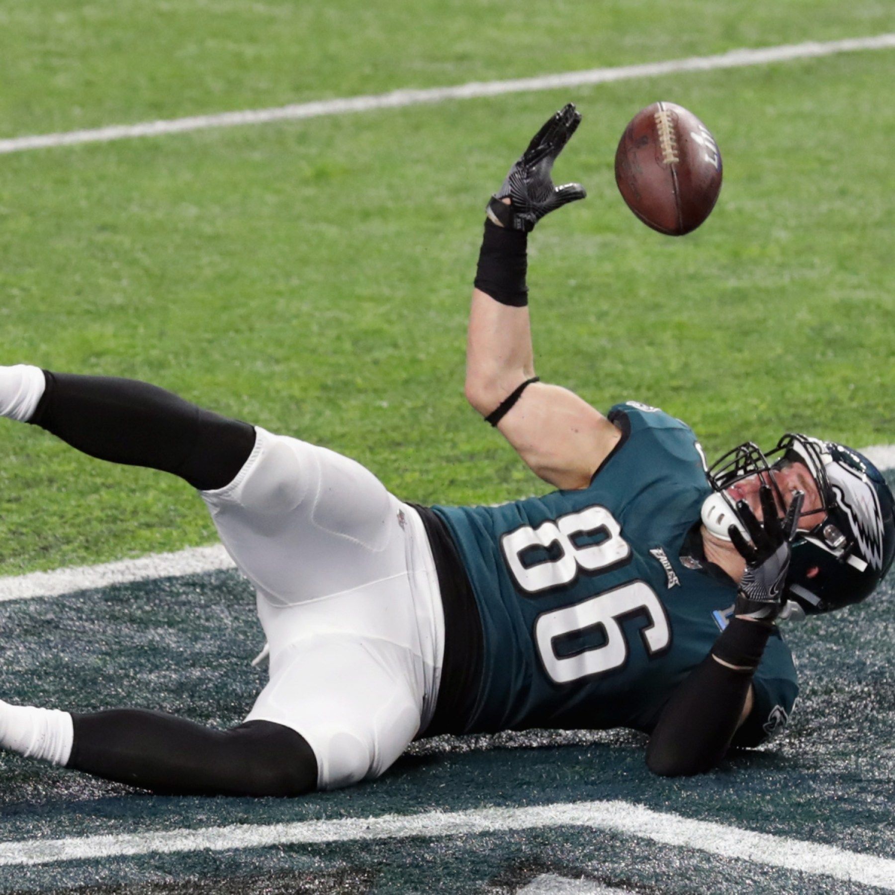 1800x1800 Photos From Monte Vista And Stanford Alum Zach Ertz Makes Game Winning Touchdown To Lift Eagles Over Patriots In Super Bowl LII