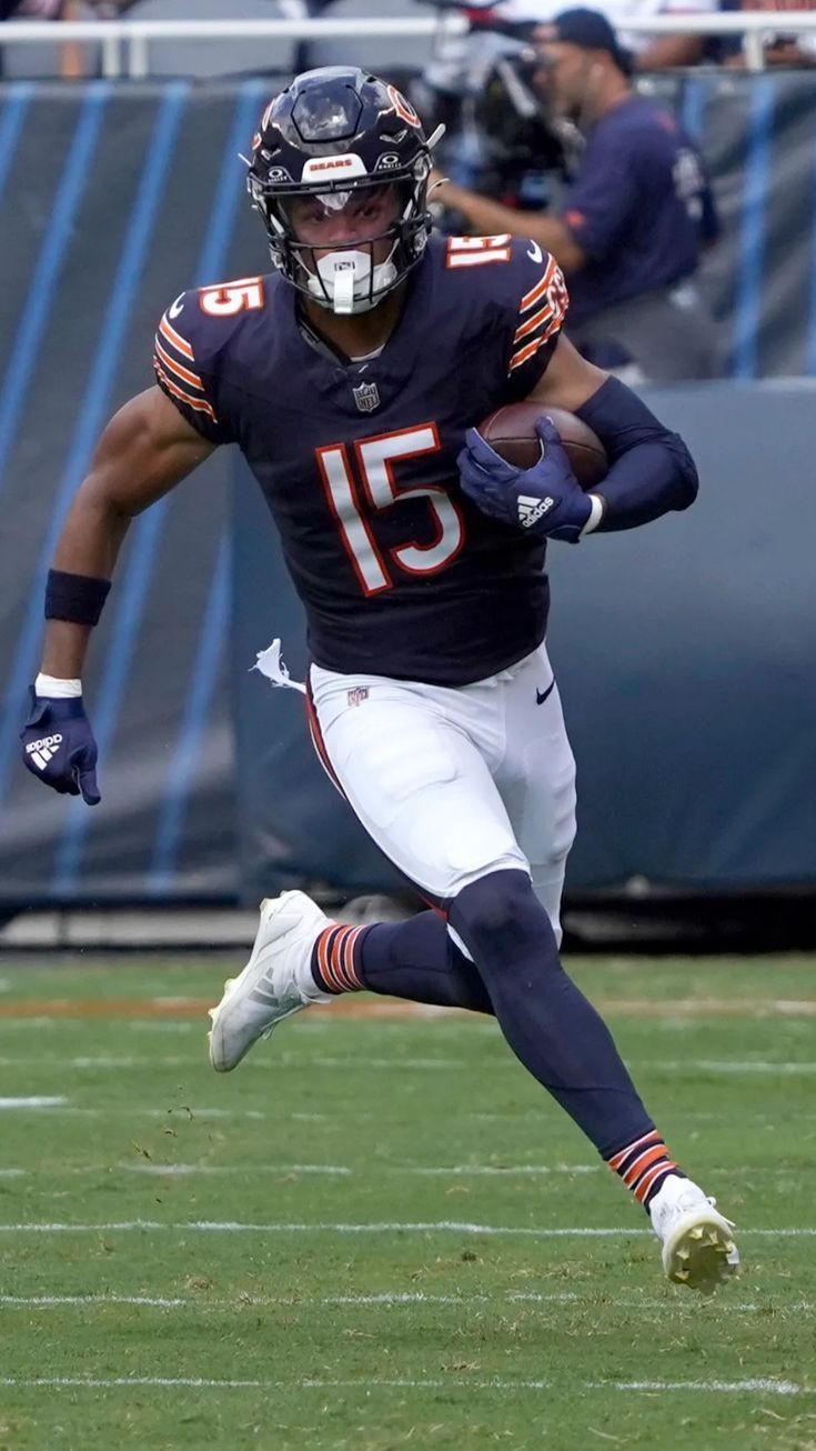 735x1306 Tight end wallpaper. Linebacker wallpaper, Rome odunze wallpaper bears, Football picture