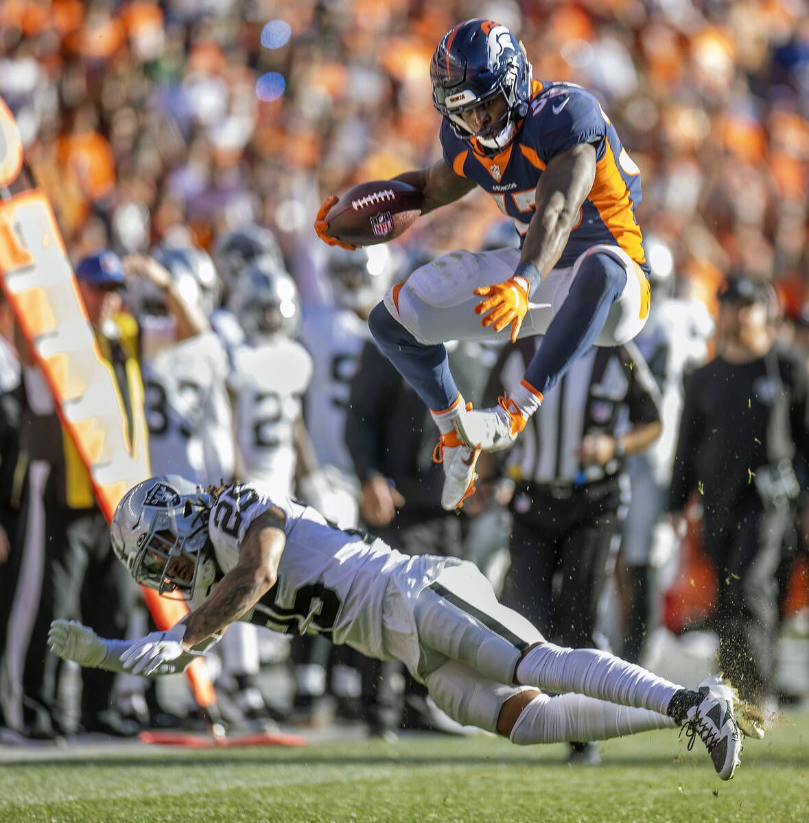 1179x1200 Raiders rout Broncos after tumultuous week