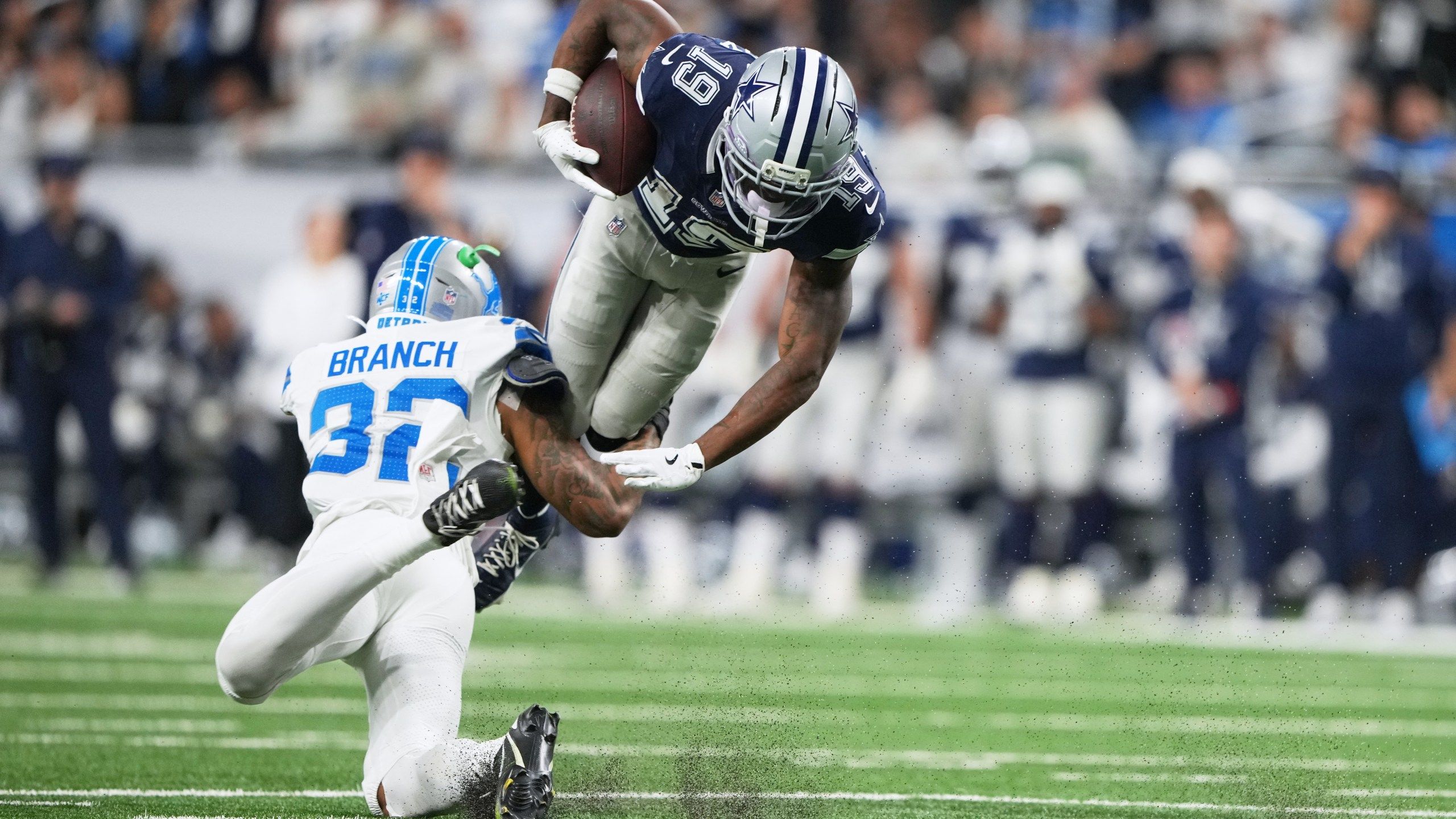 2560x1440 Lions standout safety Brian Branch tore his Achilles tendon against the Cowboys, AP source says