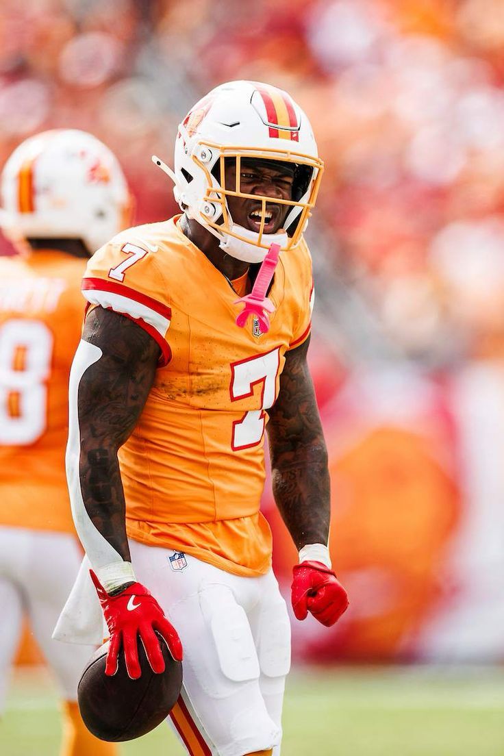 736x1104 Buccaneers Mobile: TAMPA, FL 2024 Back Bucky Irving of the Tampa Bay Buccaneers during the game between the Atlanta Falcons and Tampa Bay Buccaneers. The Bucs