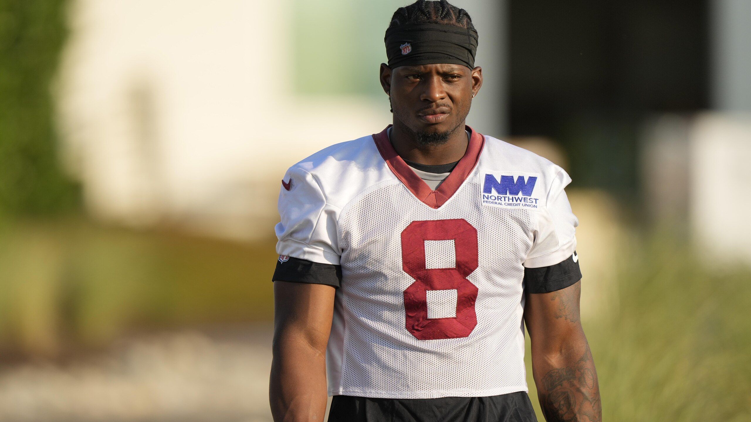 2560x1440 Brian Robinson Jr. Reportedly Could Be Released if Commanders Can't Find Trade Suitor