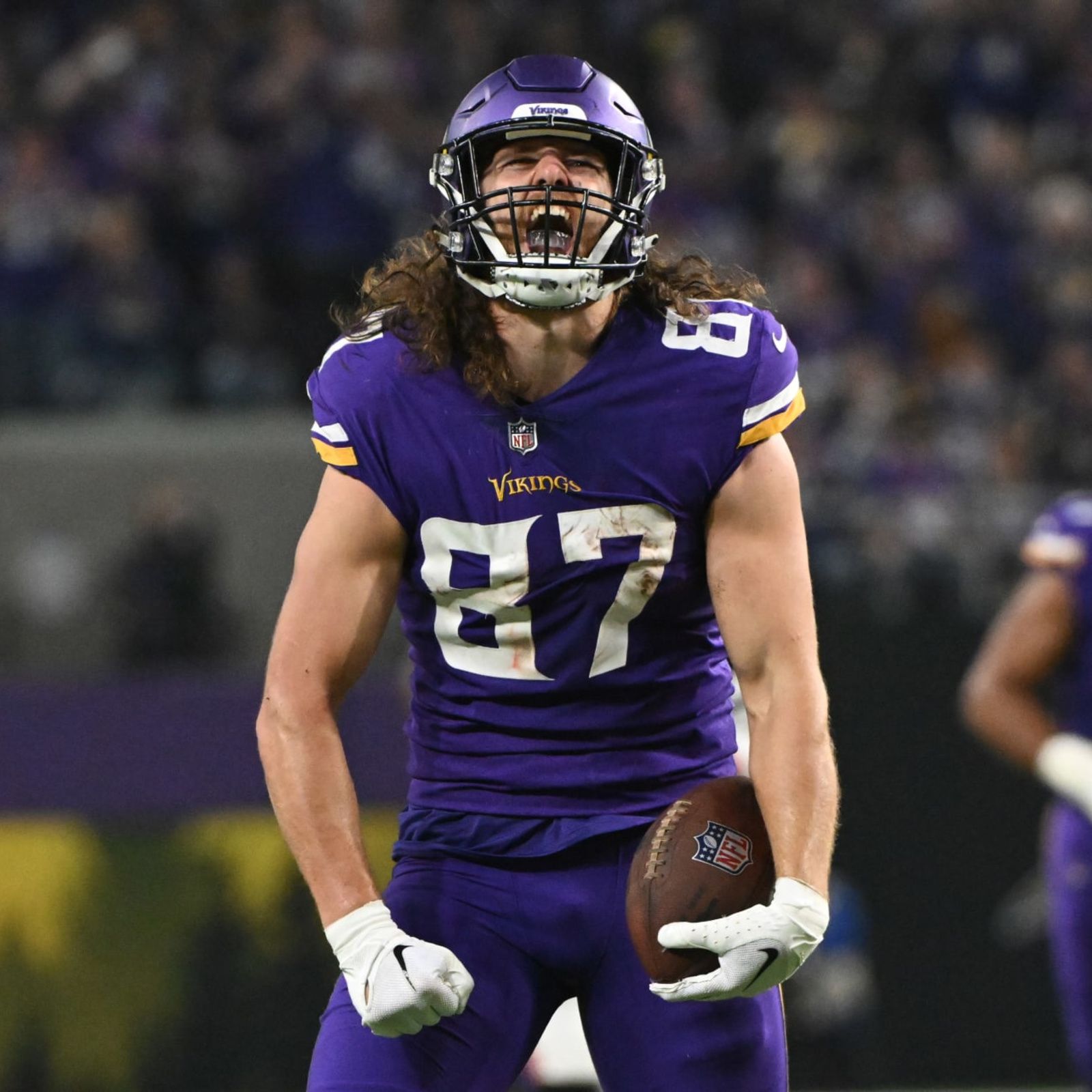 1600x1600 TJ Hockenson Wallpaper