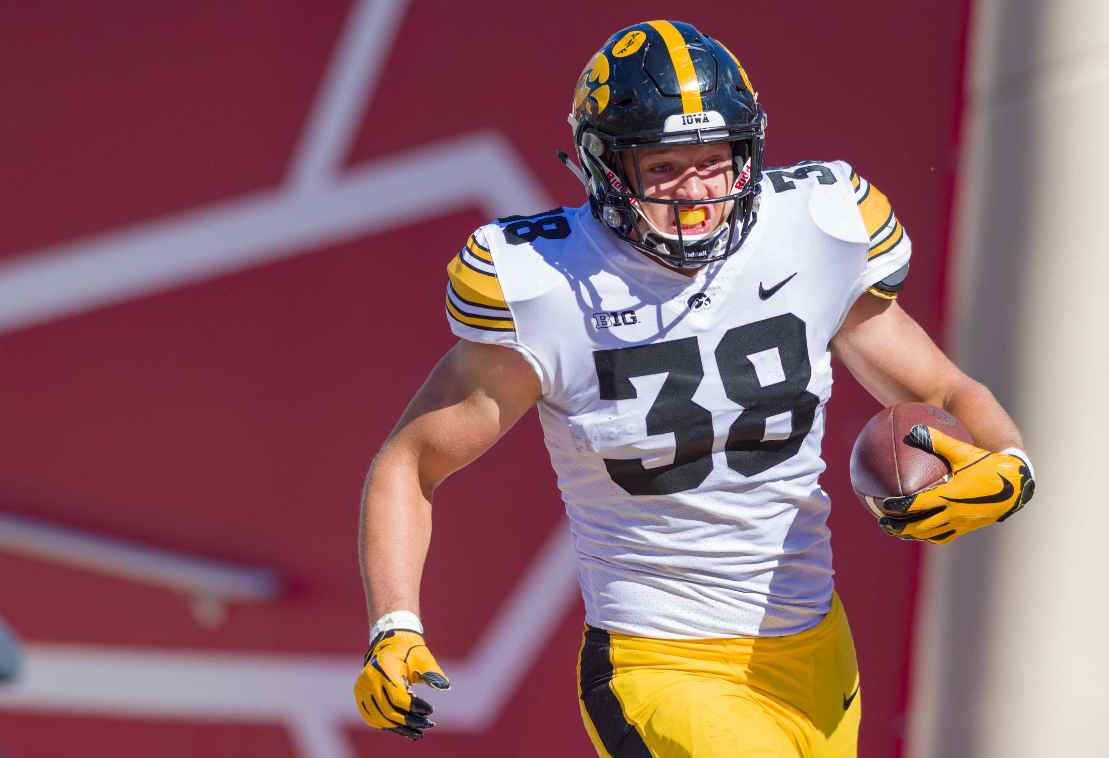3600x2462 Lions select Iowa tight end T.J. Hockenson with No. 8 pick