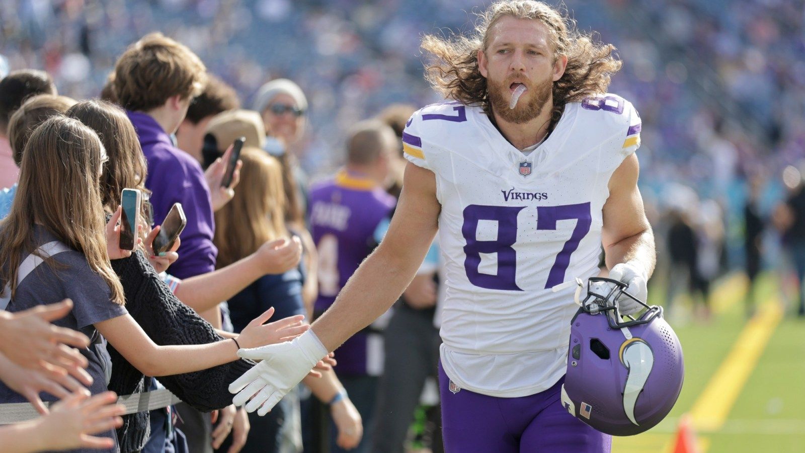 1600x900 Minnesota Vikings tight end T.J. Hockenson should see his workload increase in Week 12 matchup vs. Chicago Bears