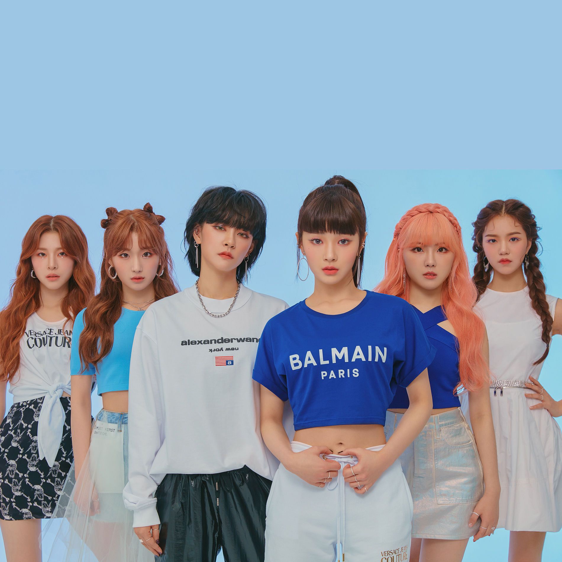 1900x1900 LOONA