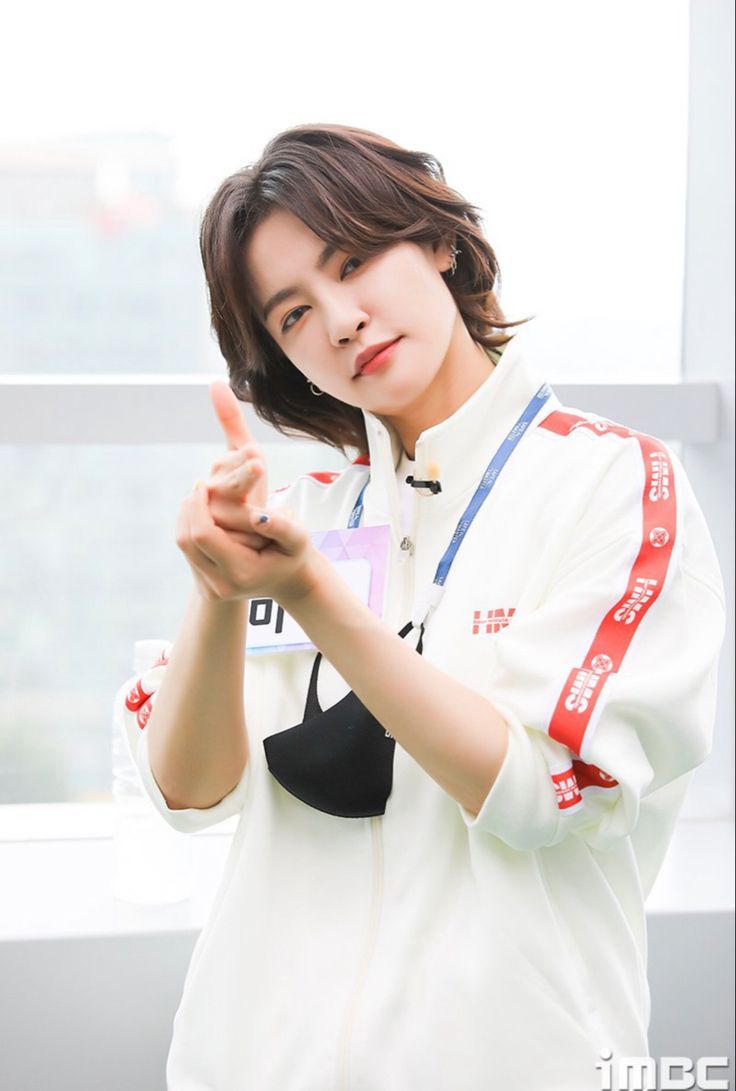 736x1091 Miya Gwsn