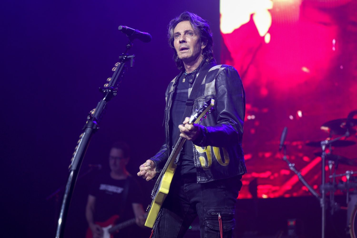 1500x1000 Rick Springfield recalls killing a man in Vietnam while he was there performing for troops