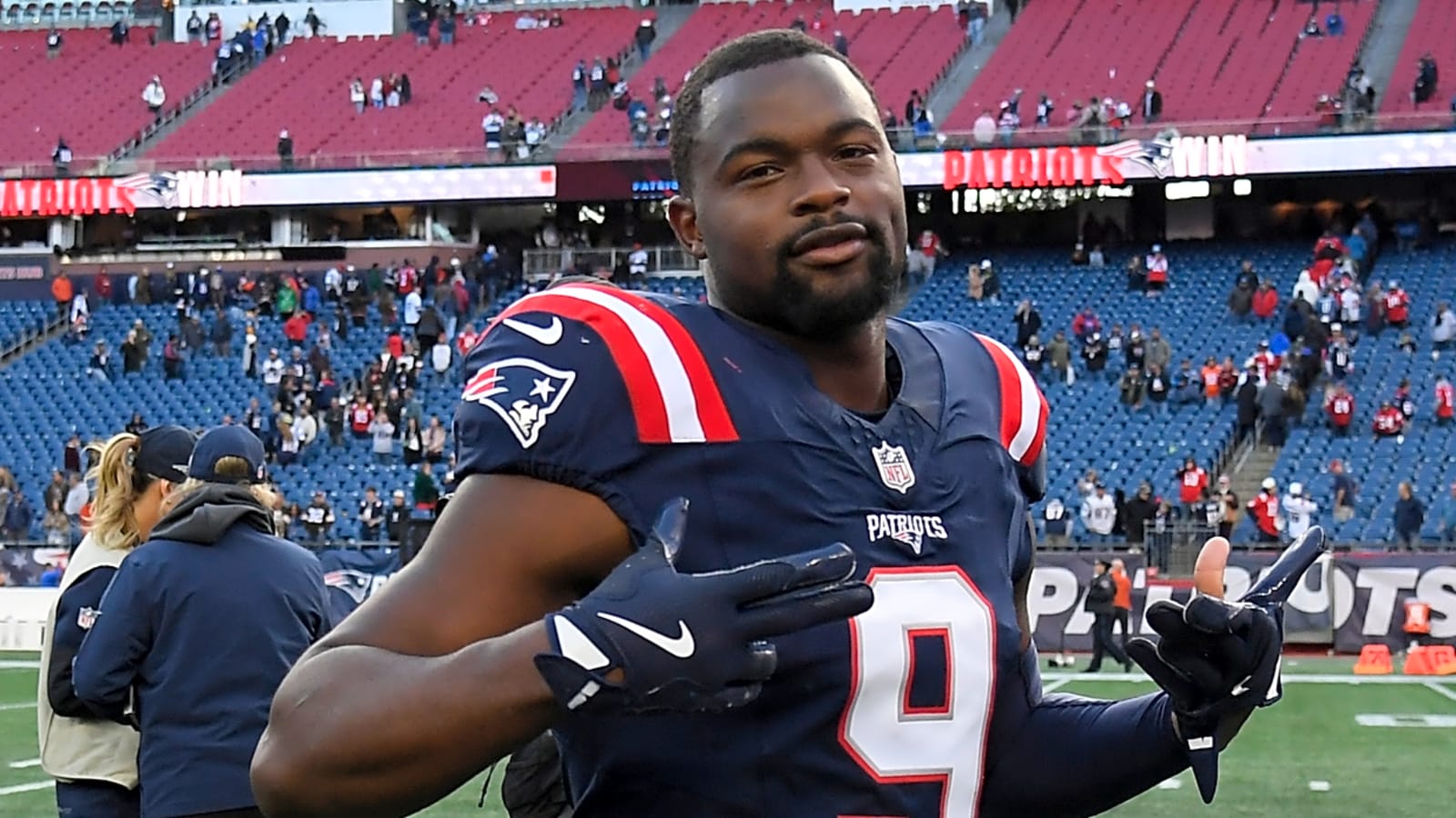 1600x900 Patriots' Kayshon Boutte Gives Texans Defense Bulletin Board Material