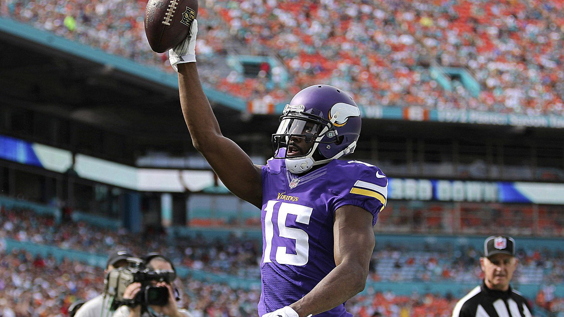 1920x1080 Dolphins fill receiver void by signing Greg Jennings