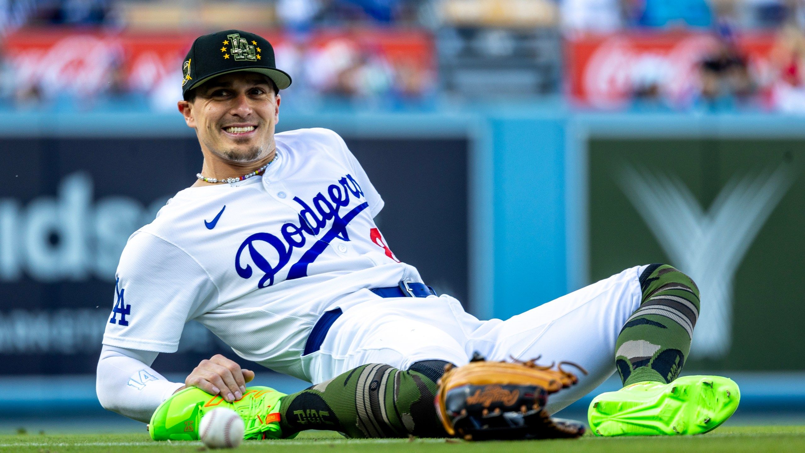 2560x1440 Dodgers' Enrique 'Kike' Hernández to work at Raising Cane's after World Series win