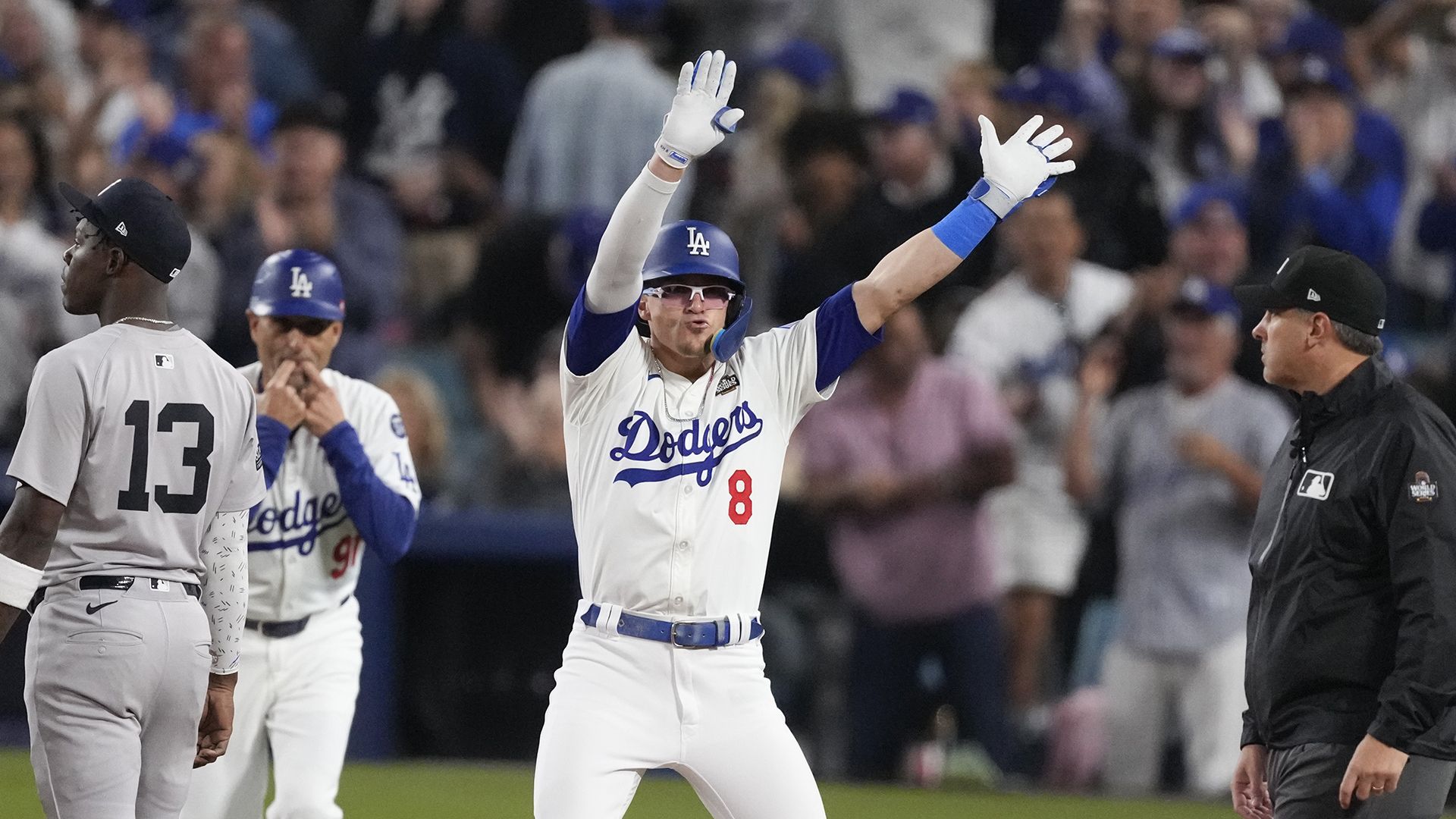 1920x1080 Source: Enrique Hernandez reaches deal to rejoin Dodgers Los Angeles