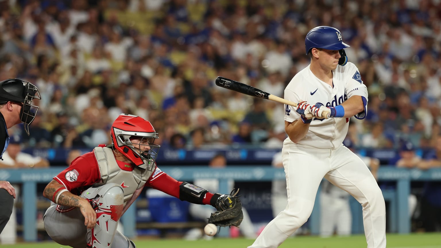 1536x864 Enrique Hernández scores on a wild pitch