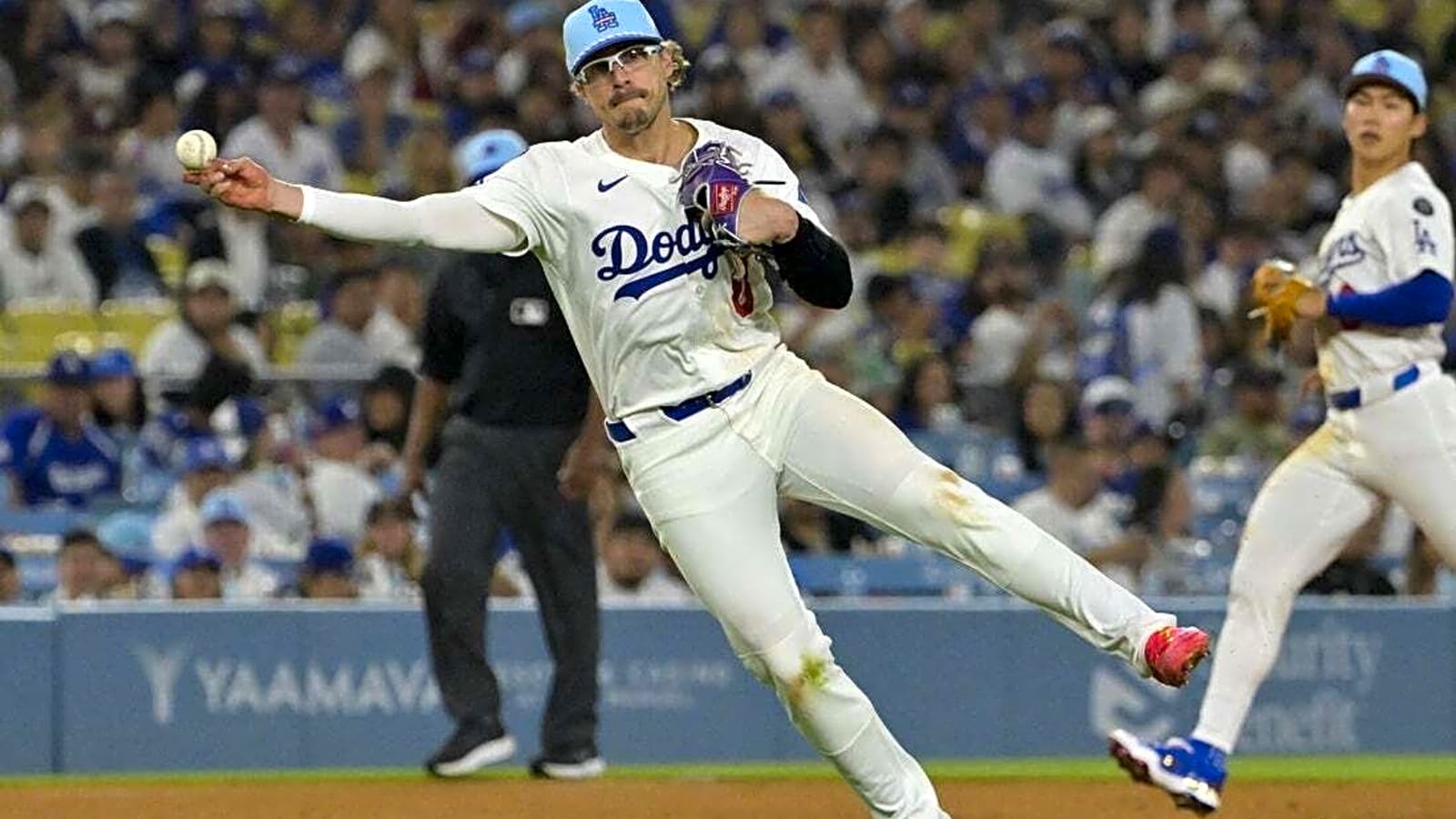 1600x900 Dodgers' Enrique Hernandez (elbow) comes off IL