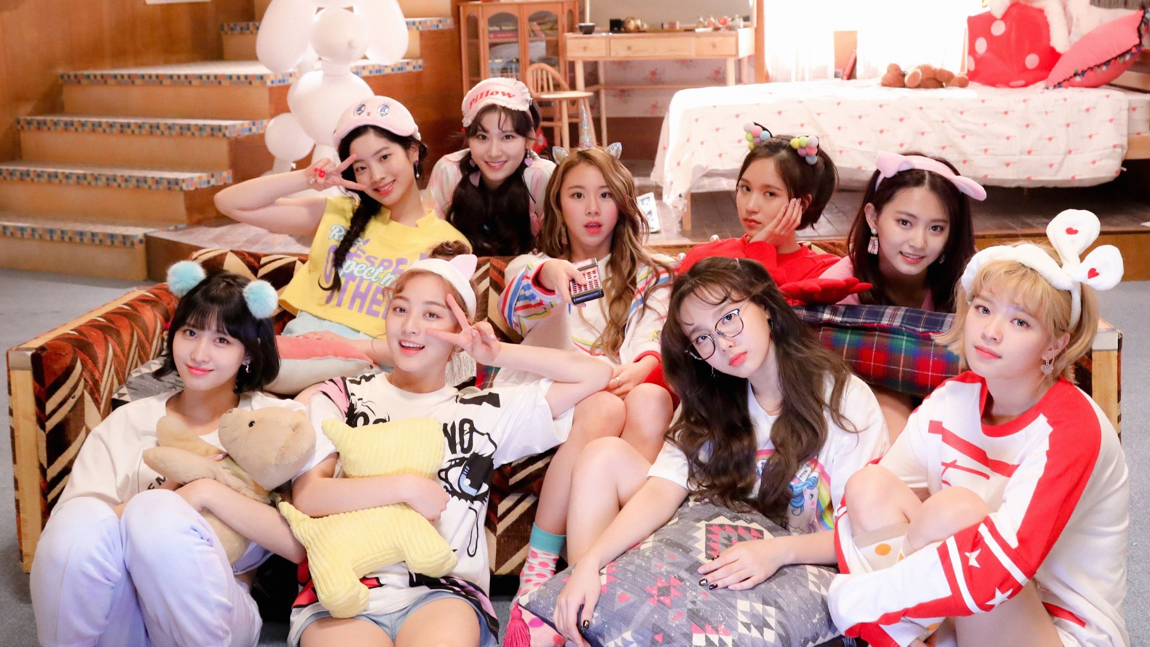 3840x2160 TWICE (K Pop) Wallpaper