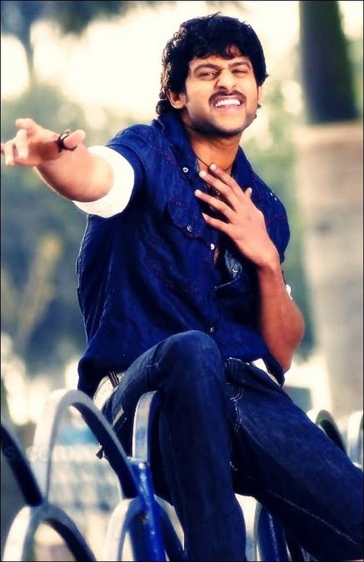 736x1136 Prabhas