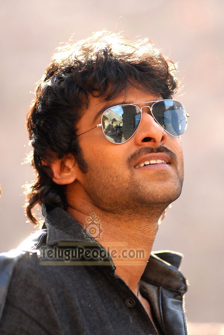 750x1120 TeluguPeople.com in Bujjigadu