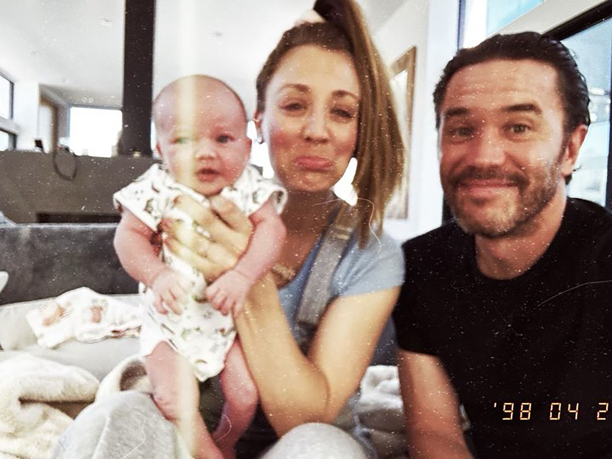 2000x1500 Kaley Cuoco, Tom Pelphrey celebrate first anniversary with baby girl