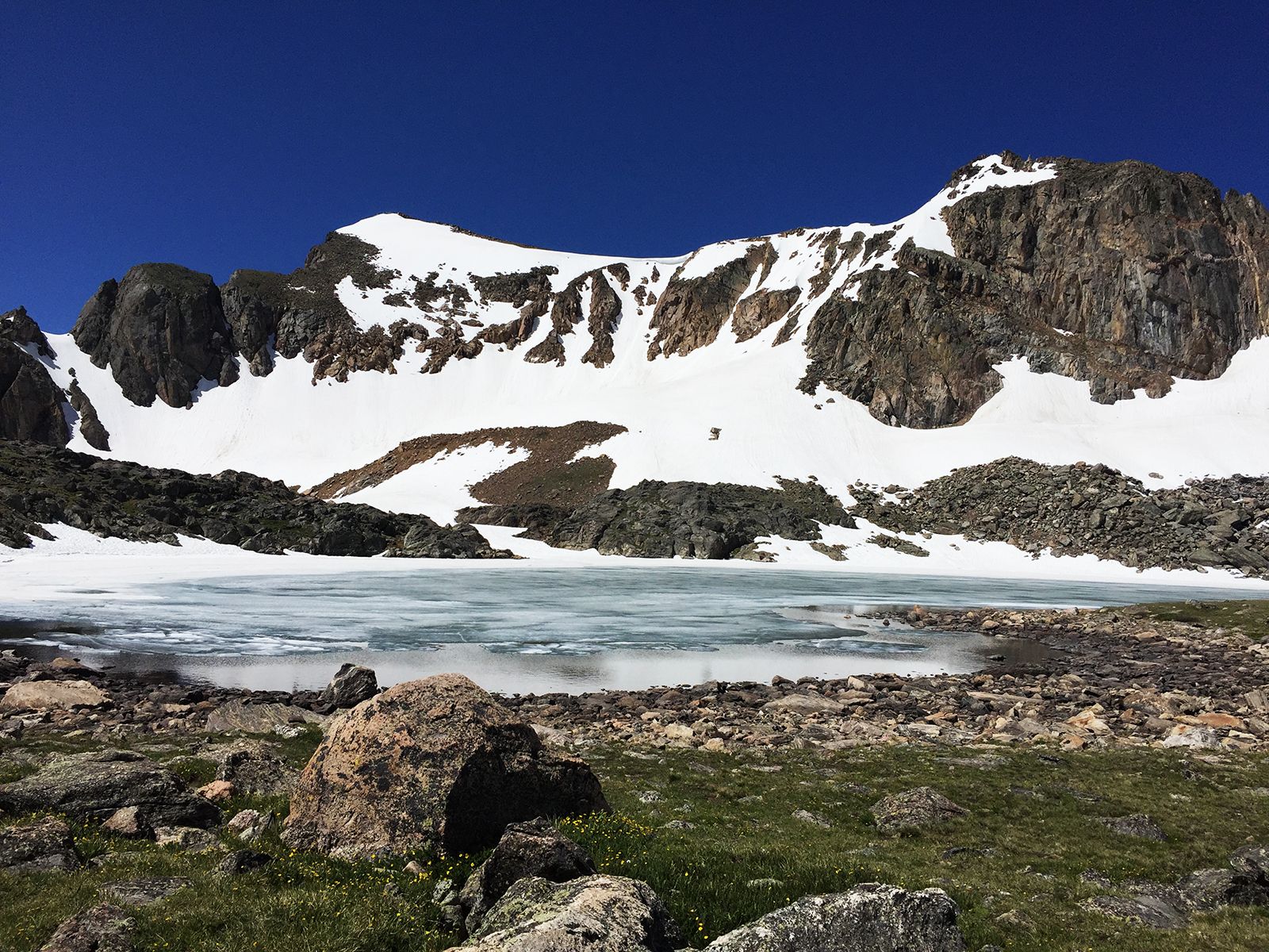 1600x1200 Hike Arapaho Pass Trail in Colorado's Indian Peaks Wilderness