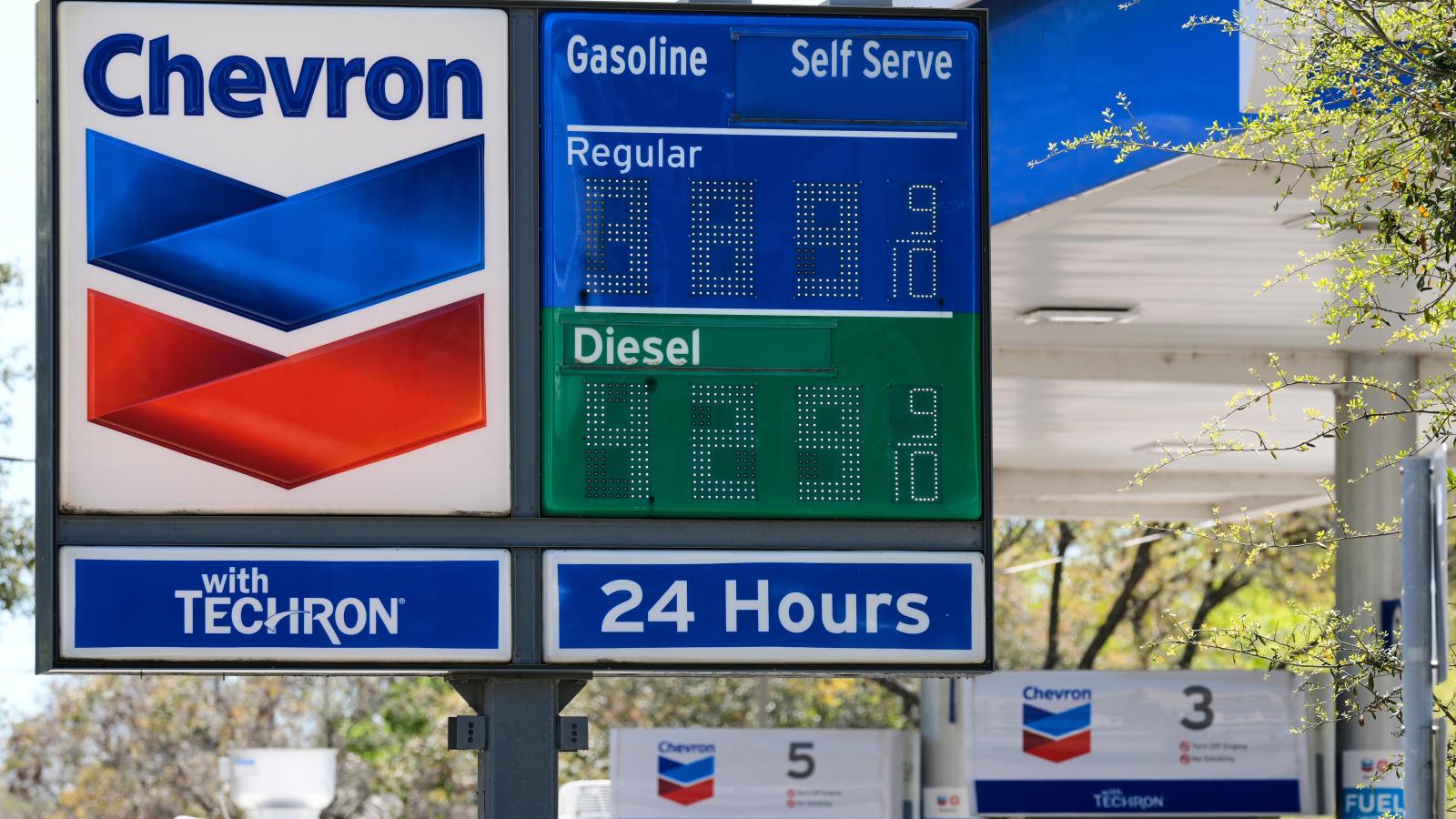 1600x900 US drivers see gas prices jump to their highest level since 2023