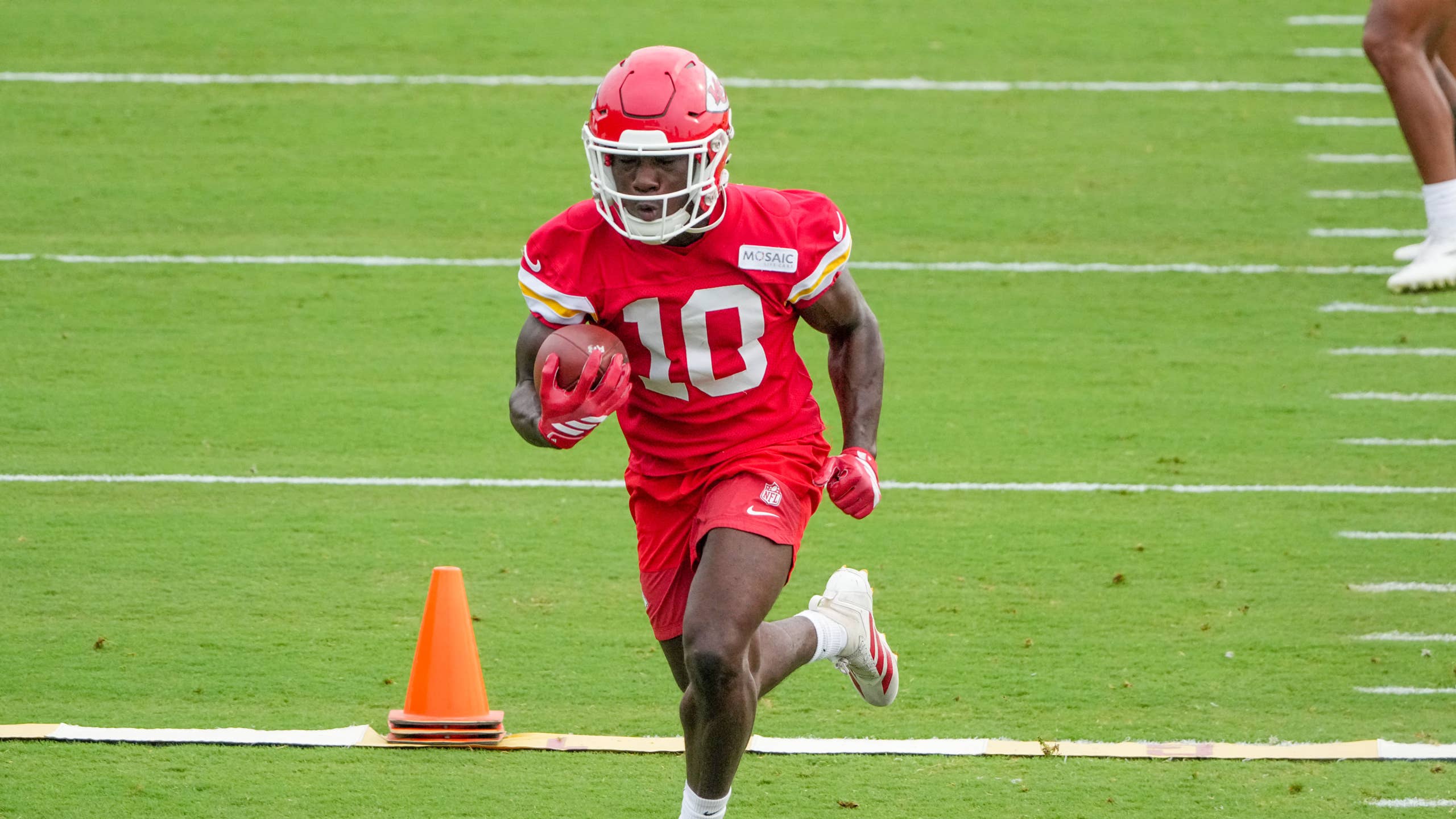 2560x1440 One Kansas City Chiefs Rookie Falling Behind