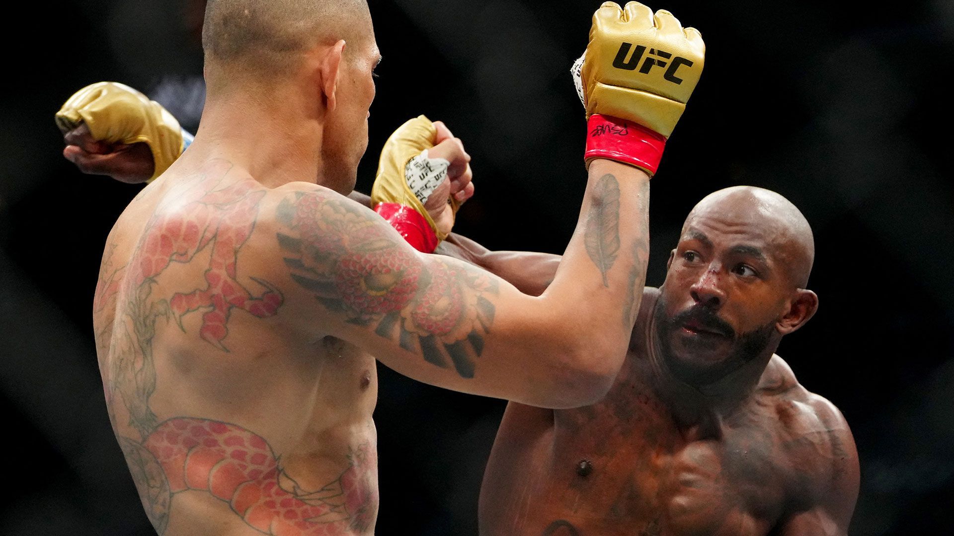 1920x1080 Khalil Rountree Jr's face reduced to a bloody pulp by Alex Pereira at UFC 307 in brutal world title defence