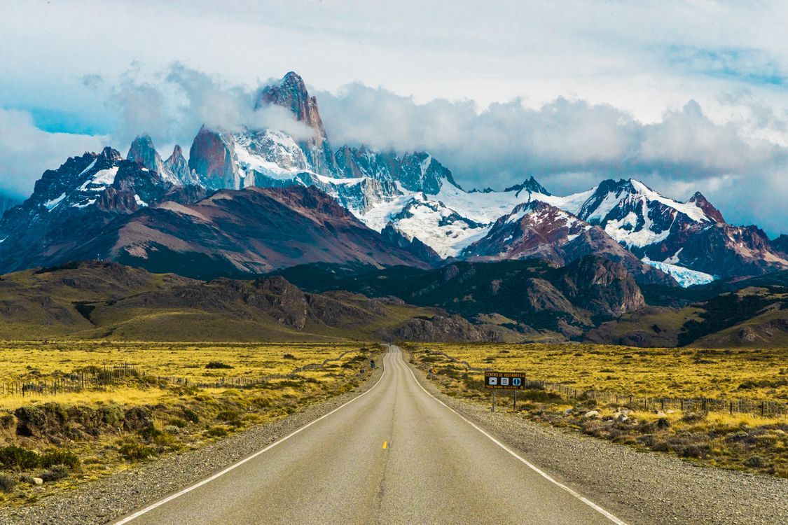 1125x750 A Road Near the Mountains · Free