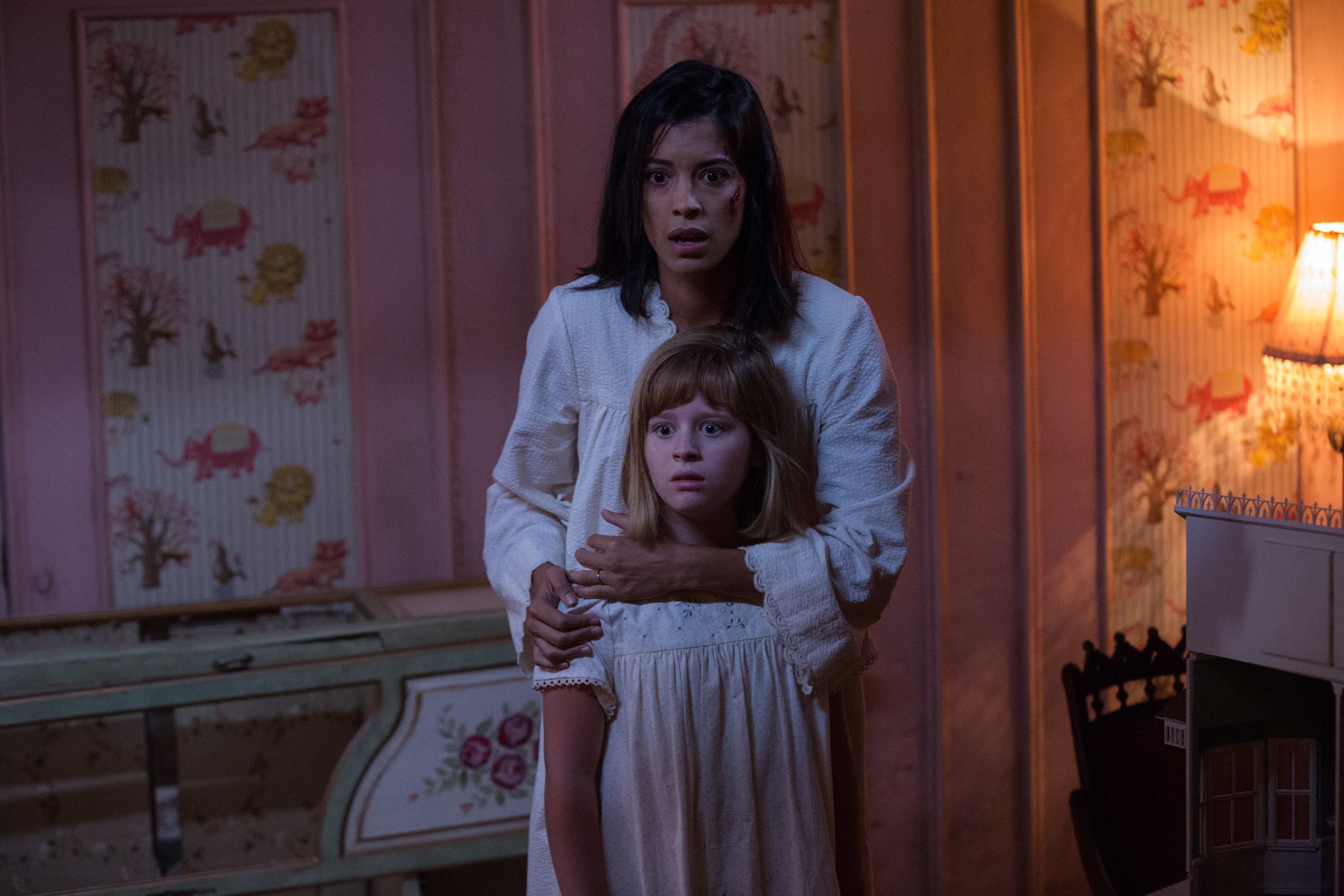 2048x1365 Annabelle: Creation (2017)