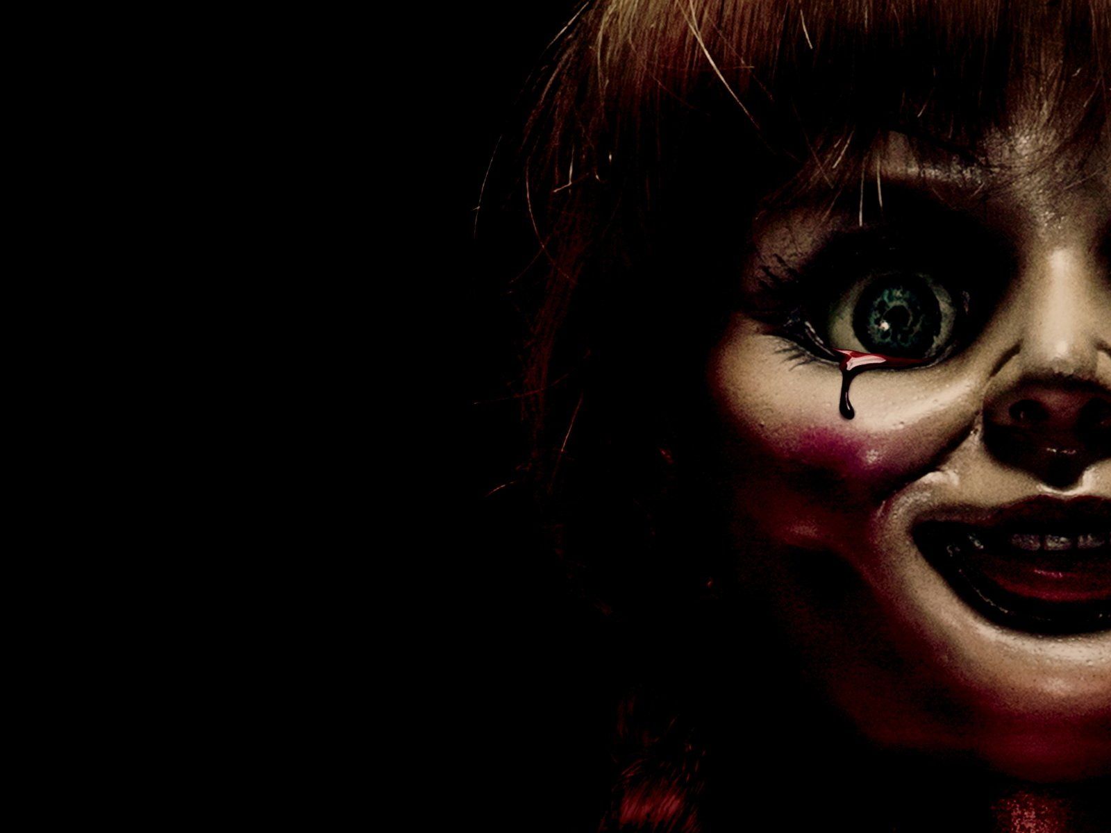 1600x1200 Annabelle In The Dark Full 'Annabelle: Creation' Conjures Up Old Fashioned Scares Bloody Disgusting