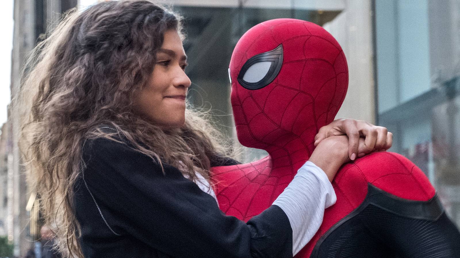 1600x900 Zendaya Goes Full Mary Jane While Promoting Spider: Man: Far from Home