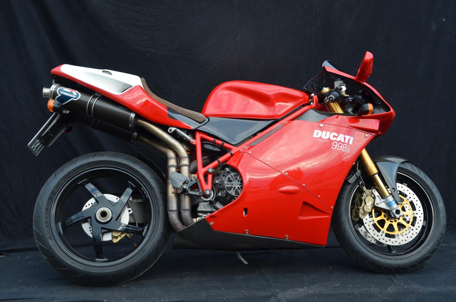 1600x1060 Ducati 998 used in Germany