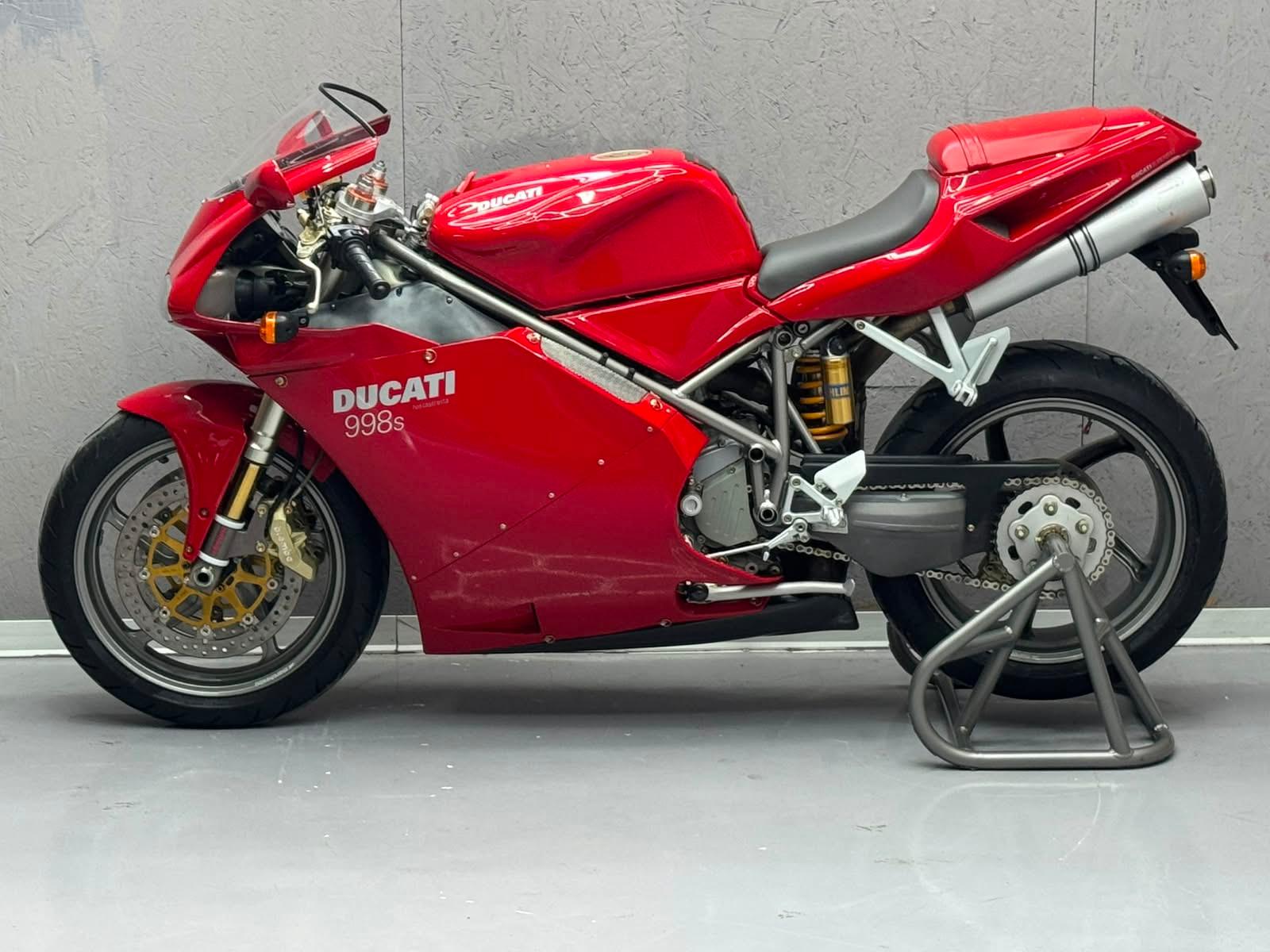 1600x1200 Ducati 998 used in Germany