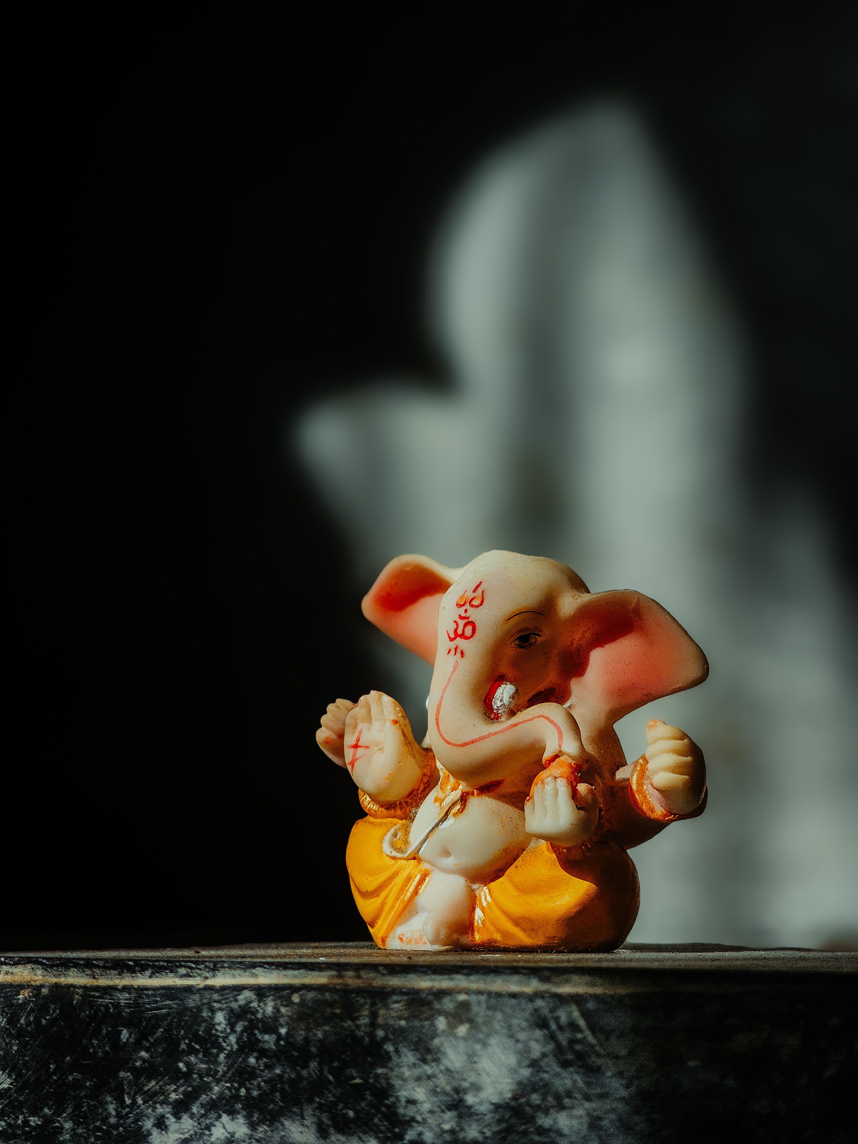 3000x4000 A Ganapati Statue in Pink Color · Free