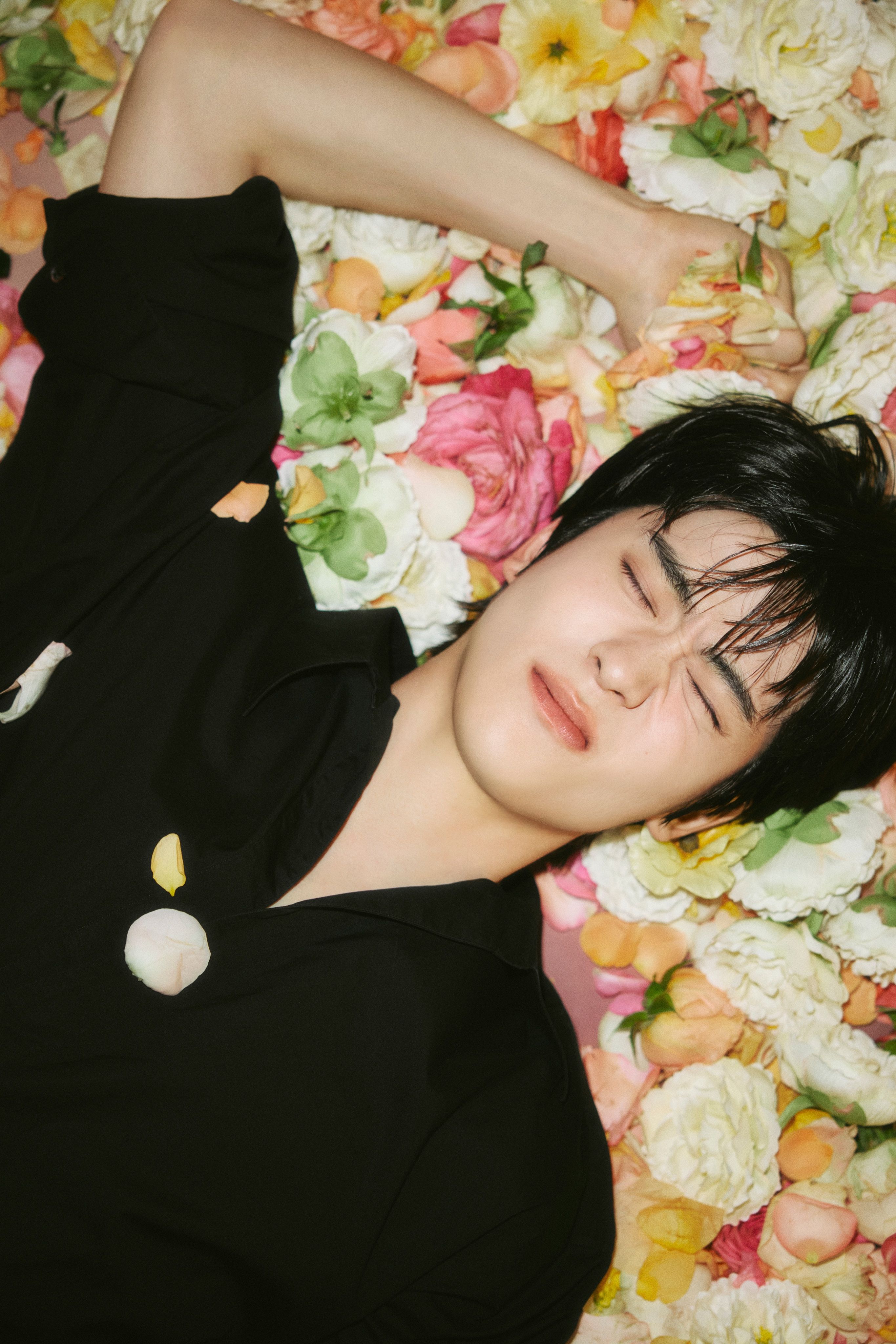 2731x4096 Jaehyun: Dandelion & Roses (Music Video 2024)