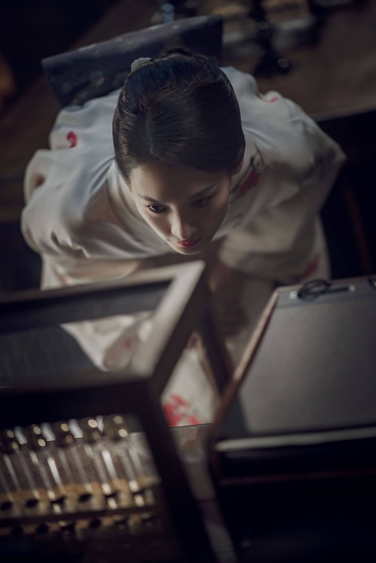 740x1109 Gyeongseong Creature (Drama, 경성크리처) HanCinema