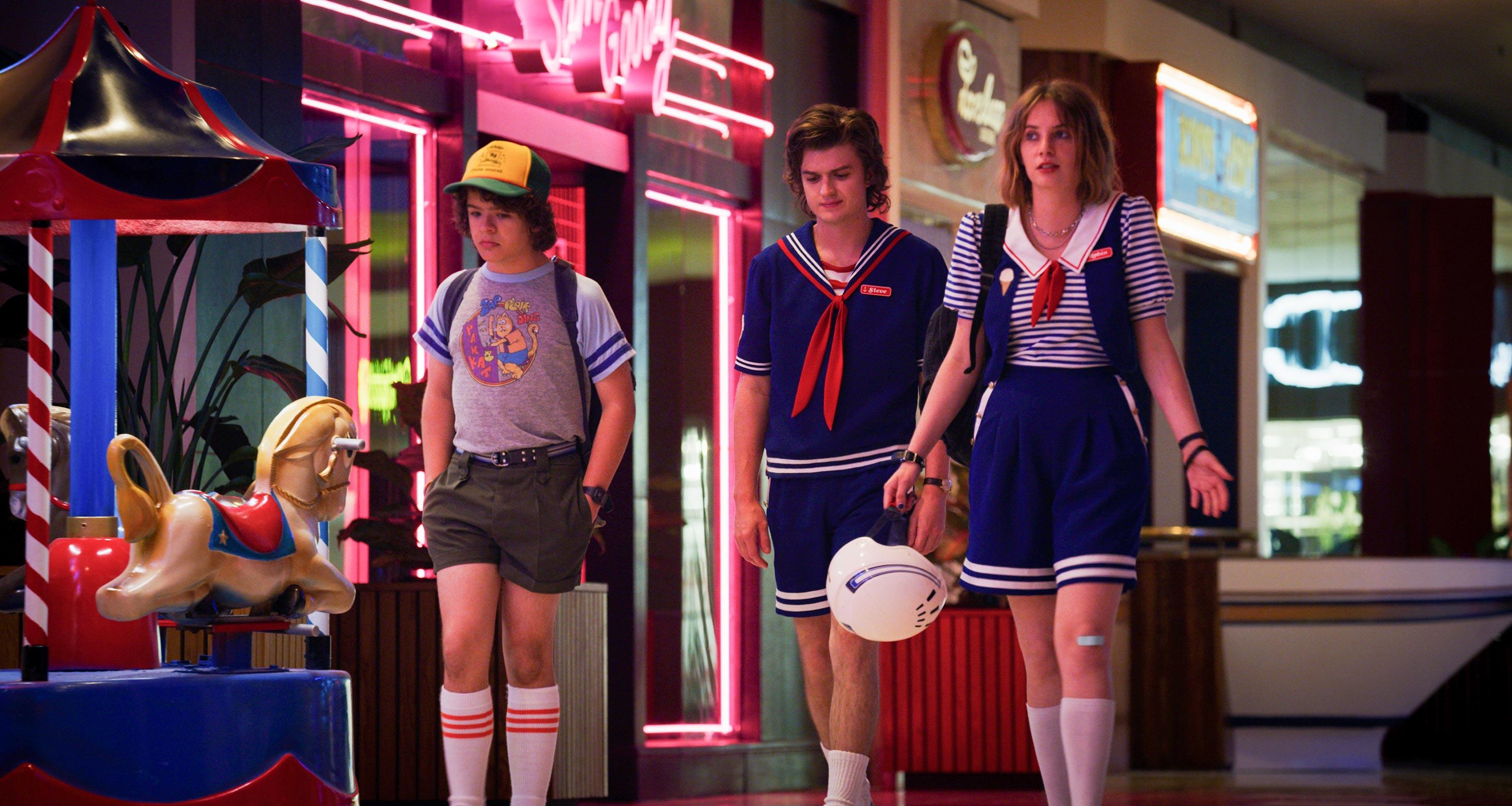 3000x1600 Steve And Robin Stranger Things Wallpaper
