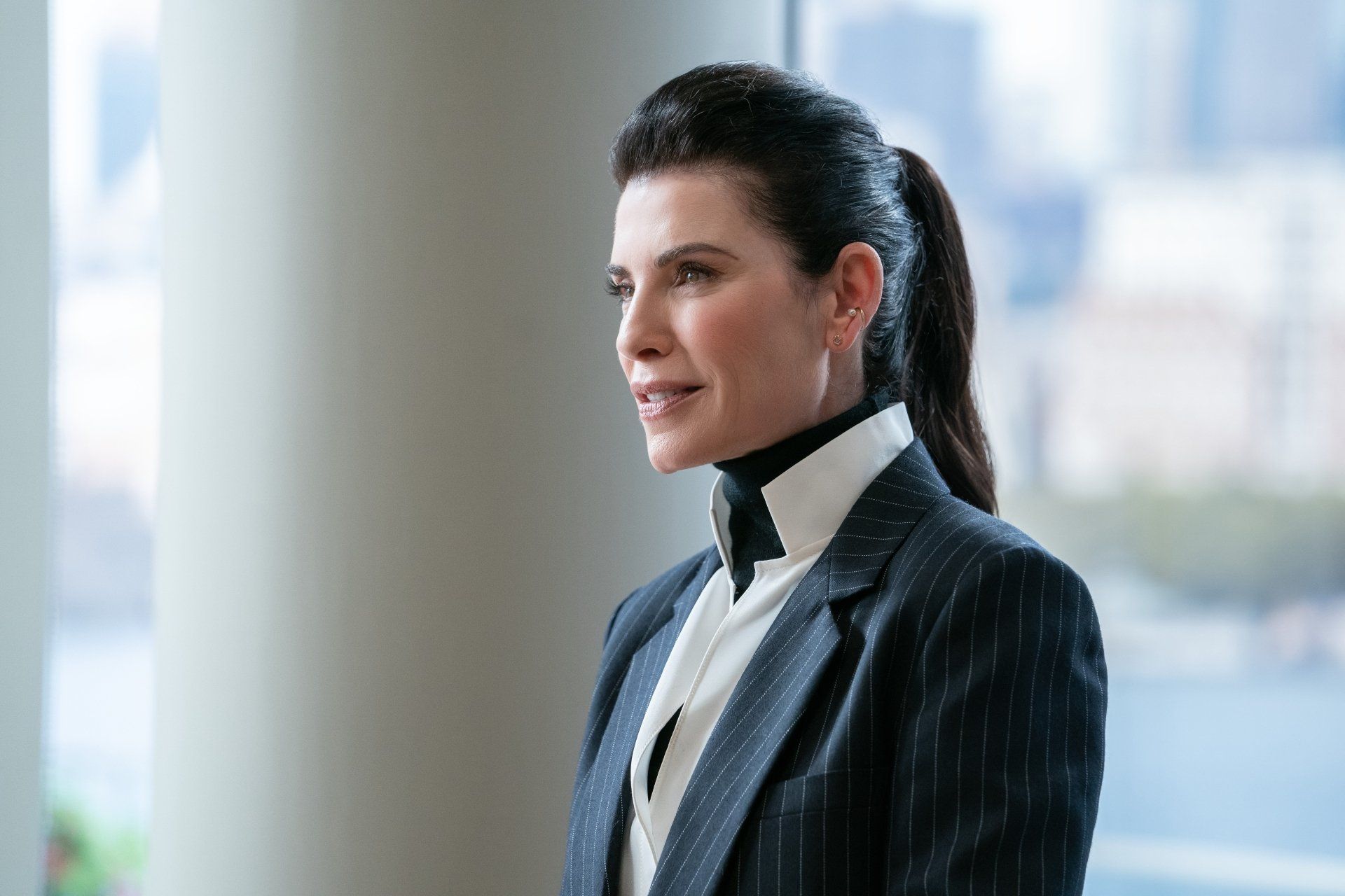 1920x1280 Download Julianna Margulies TV Show The Morning Show 4k Ultra HD Wallpaperx2560