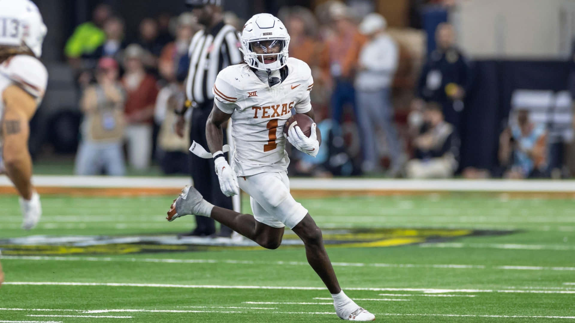1920x1080 Download Xavier Worthy Football Highlight Wallpaper