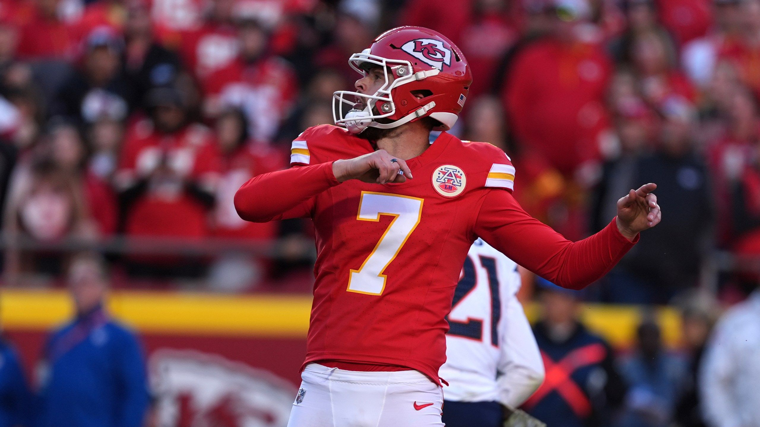 2560x1440 Chiefs putting kicker Harrison Butker on injured reserve ahead of knee procedure, AP source says