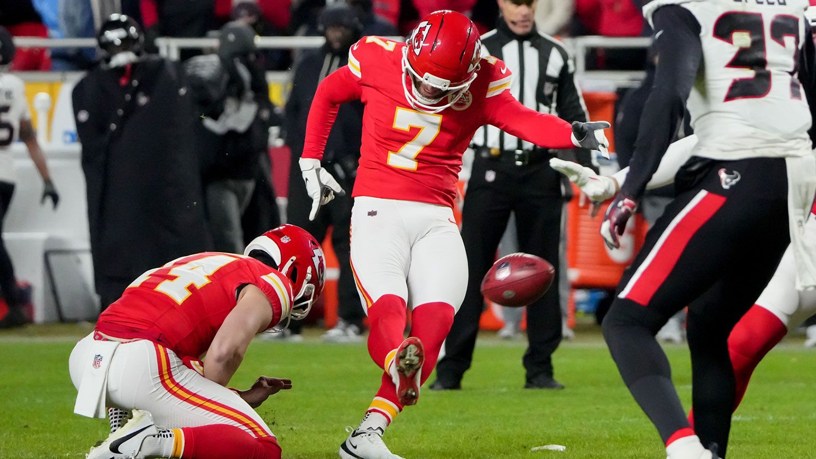 1600x900 Chiefs News: Harrison Butker's 69 Yard Field Goal Has Albert Breer Wondering