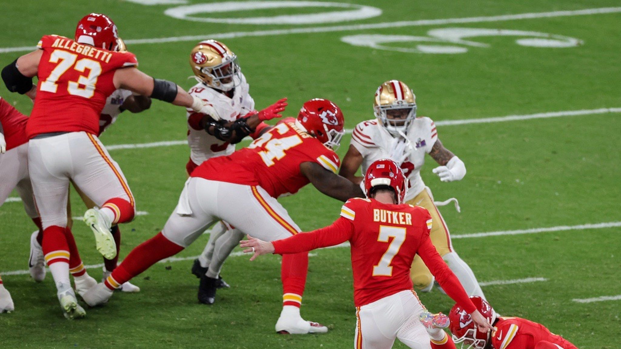 2048x1152 Harrison Butker On The Field