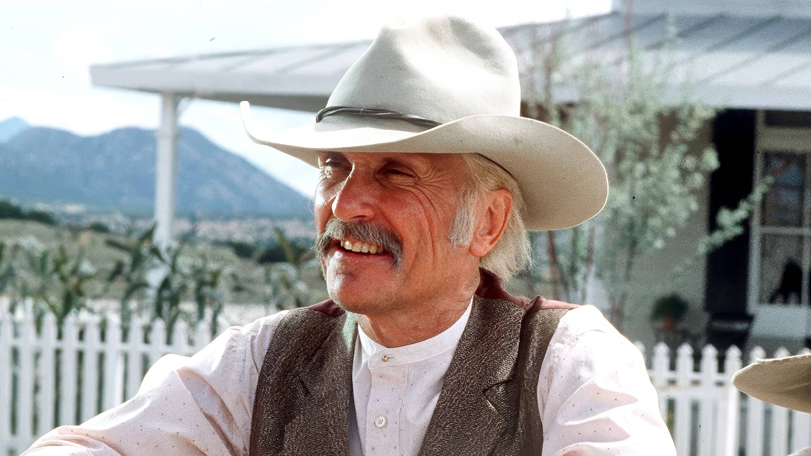1600x900 Robert Duvall's 4 Part Epic Western Is The 10 10 Tribute You're Looking For