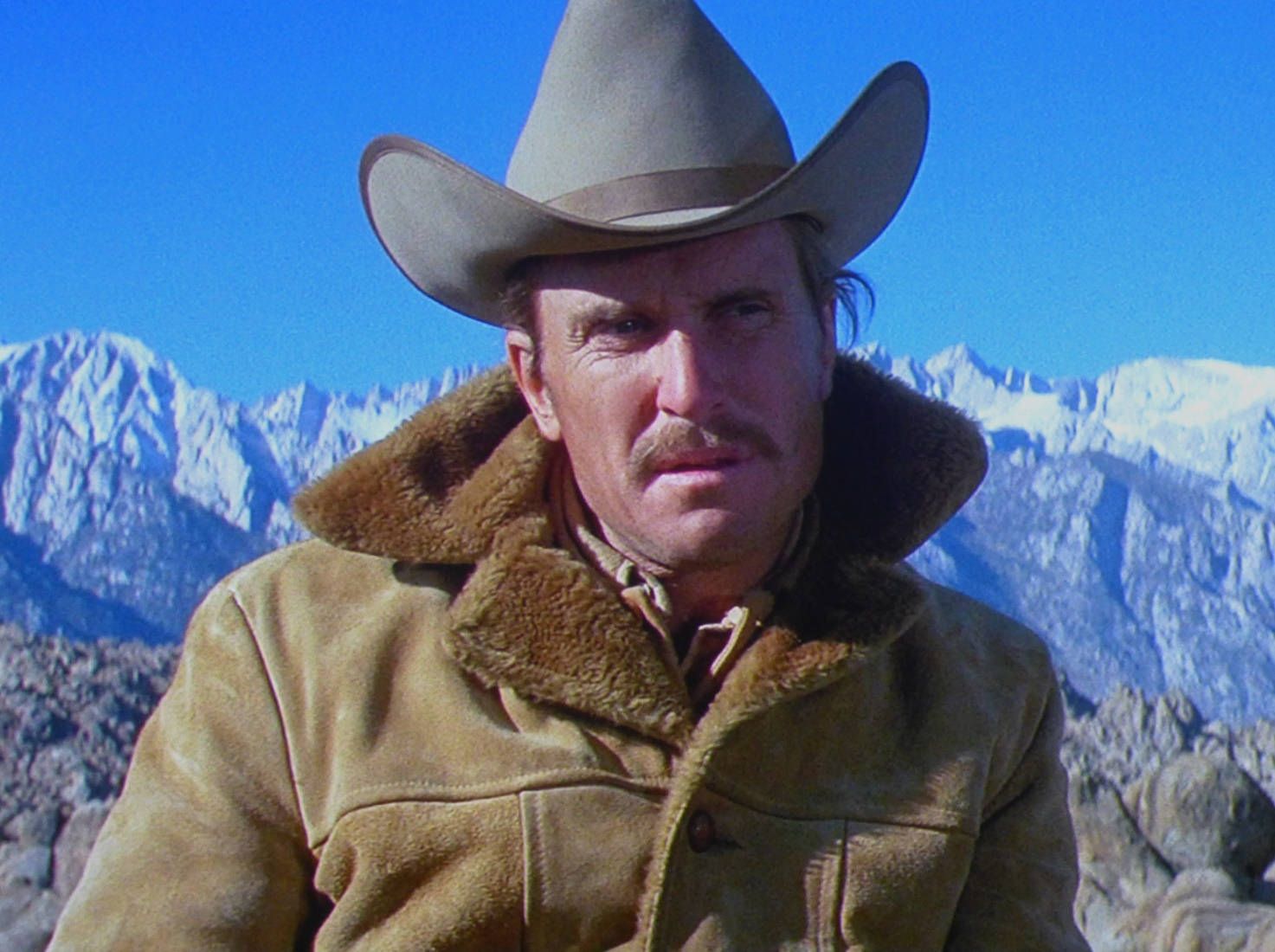 1473x1100 Download Caption: Robert Duvall as Frank Harlan in the Joe Kidd Movie Wallpaper