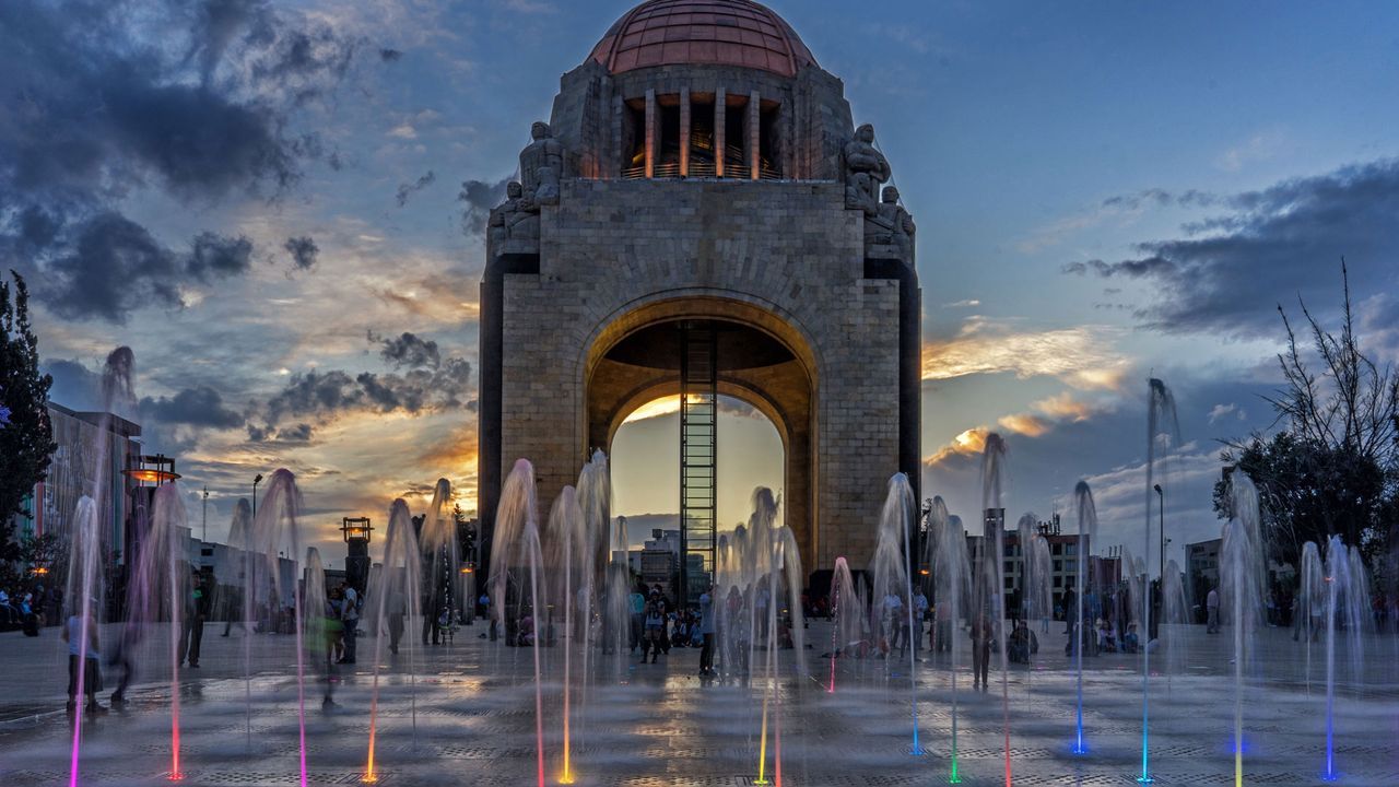 1280x720 For Mexico's Independence Day, the Monumento a la Revolución in Mexico City Gallery · Peapix