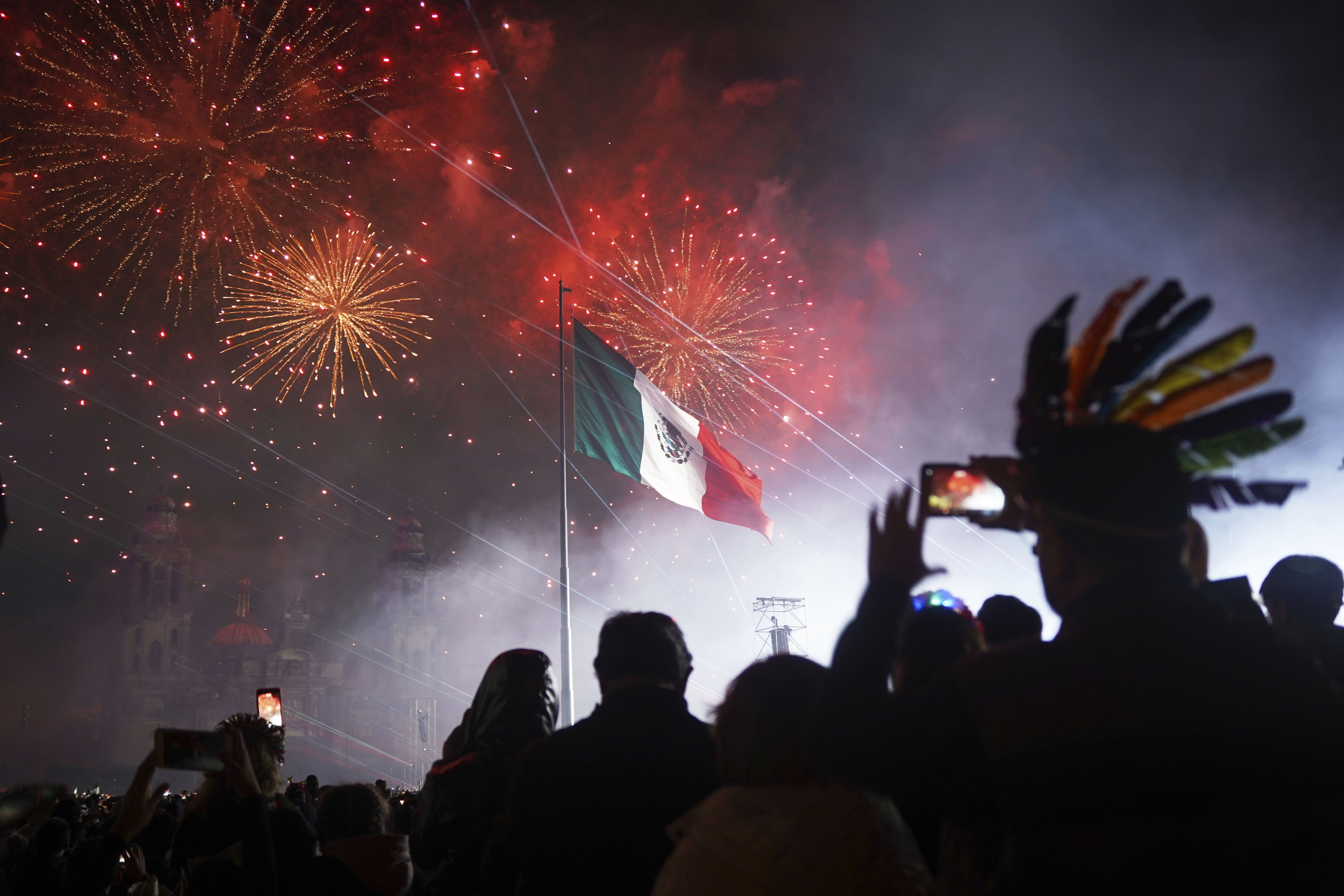 6000x4000 A female president leads Mexican independence celebrations for the first time