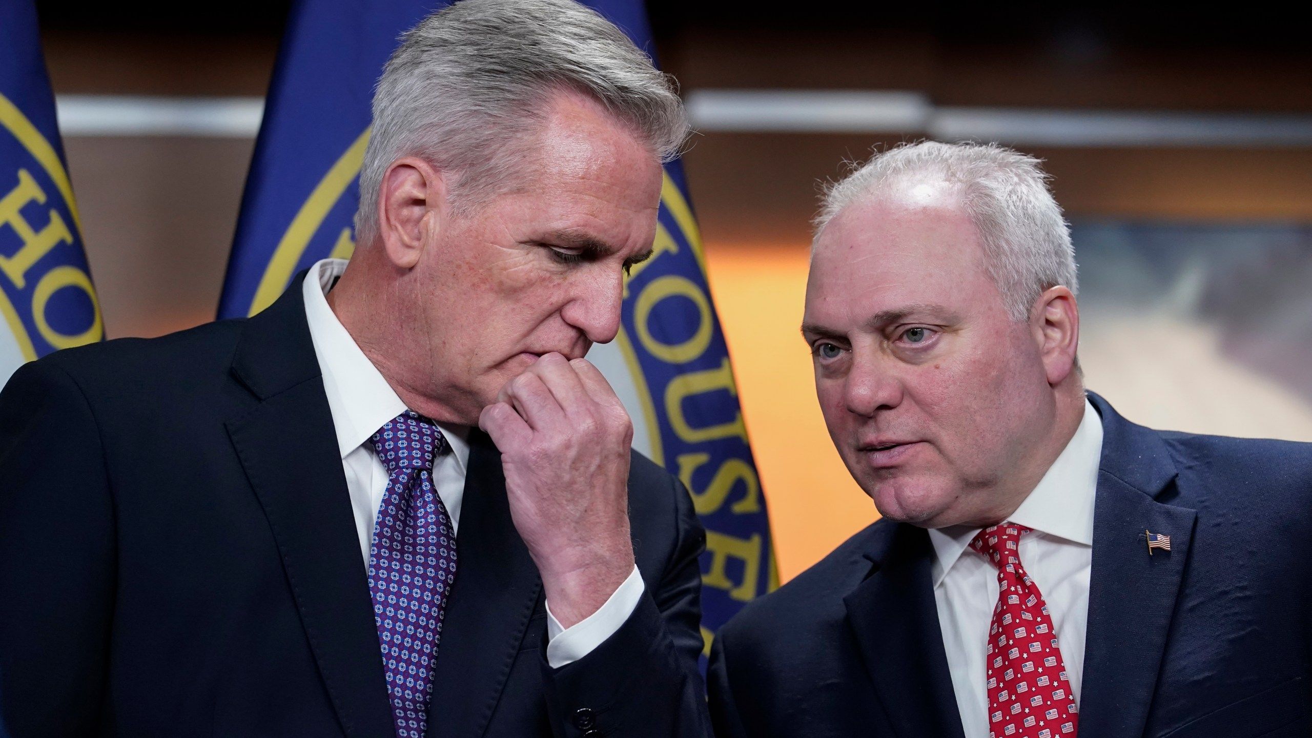 2560x1440 McCarthy vows to stay in speaker's race, with Trump backing