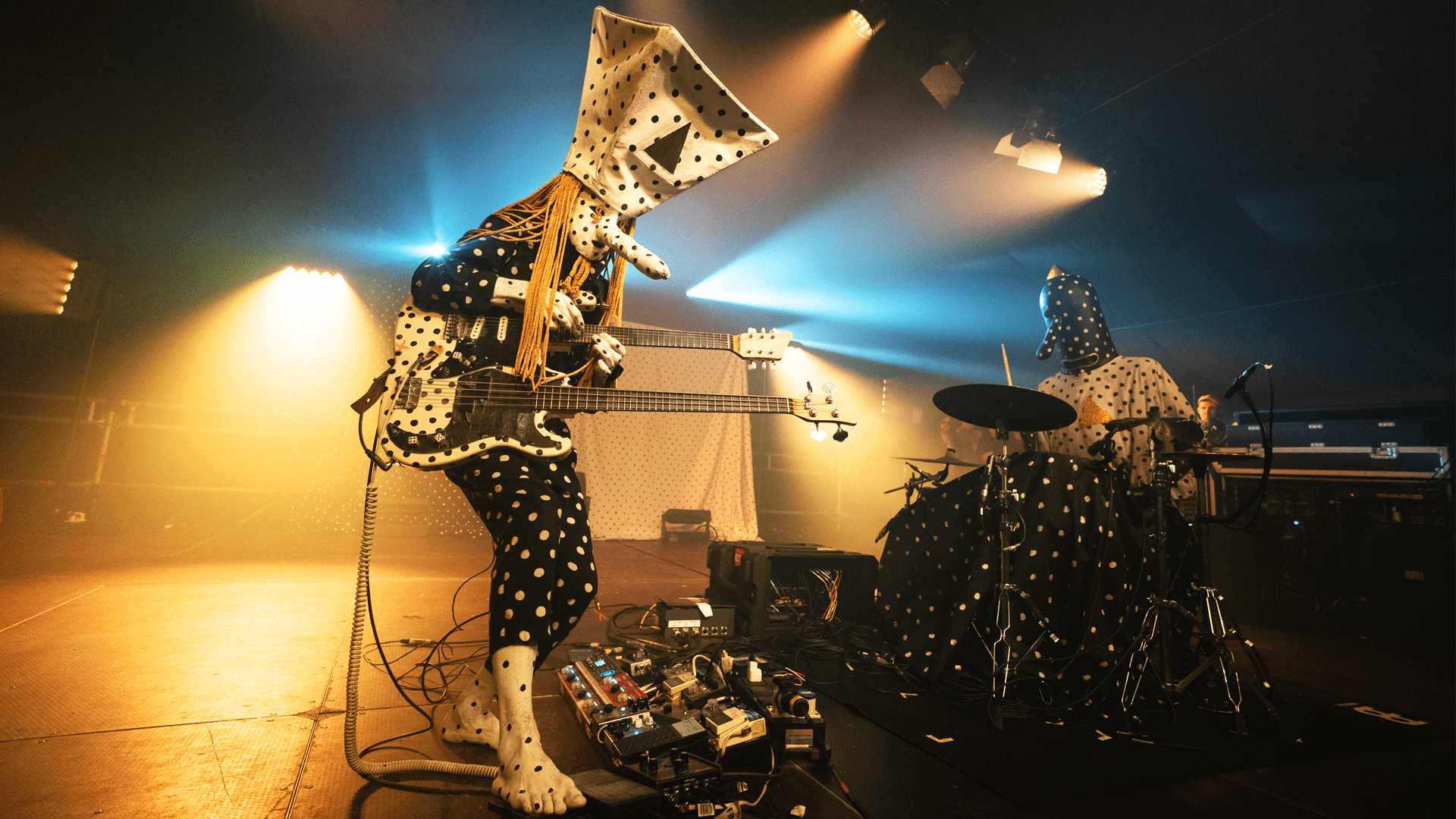 1920x1080 In actual fact, it's pure maths”: Just what are Angine de Poitrine actually doing musically? We dissect their biggest track