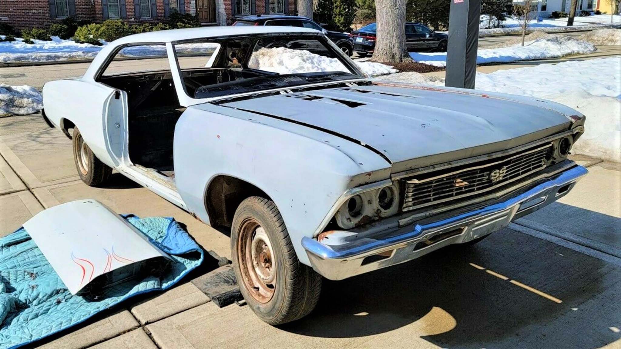 2048x1152 Classic Muscle Cars: 10 Screamin' eBay Deals!