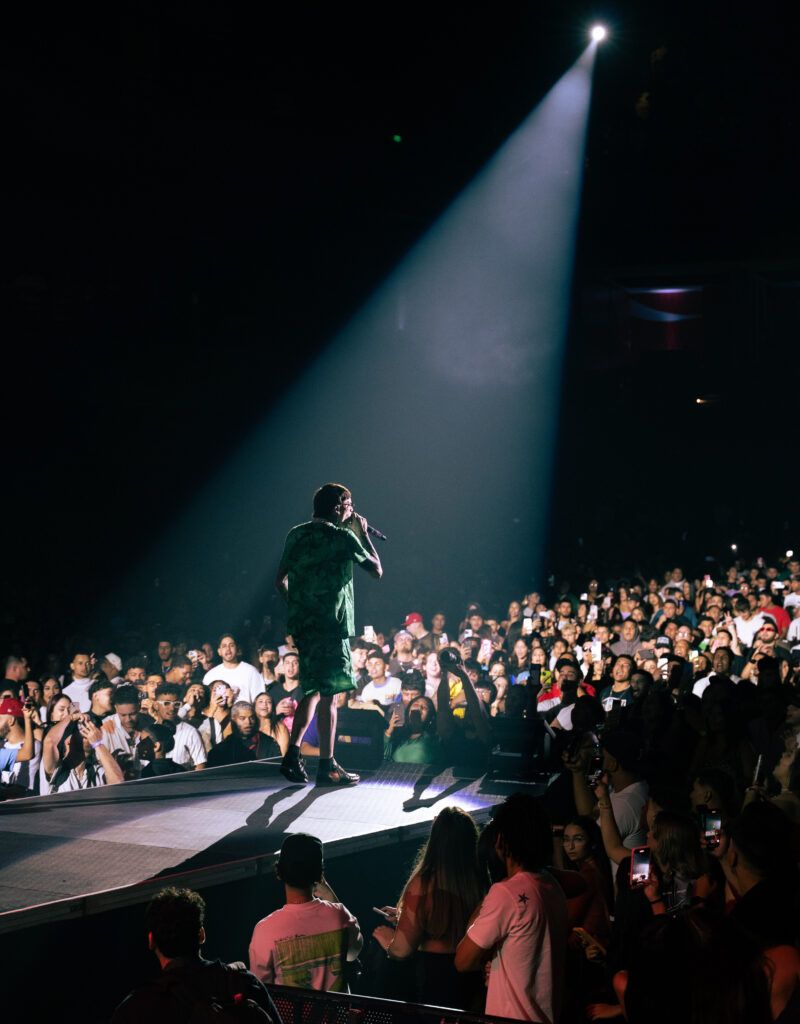 800x1024 Luar- La L, debutó en el Coca Cola Musica Hall de Puerto Rico con un lleno total del venue