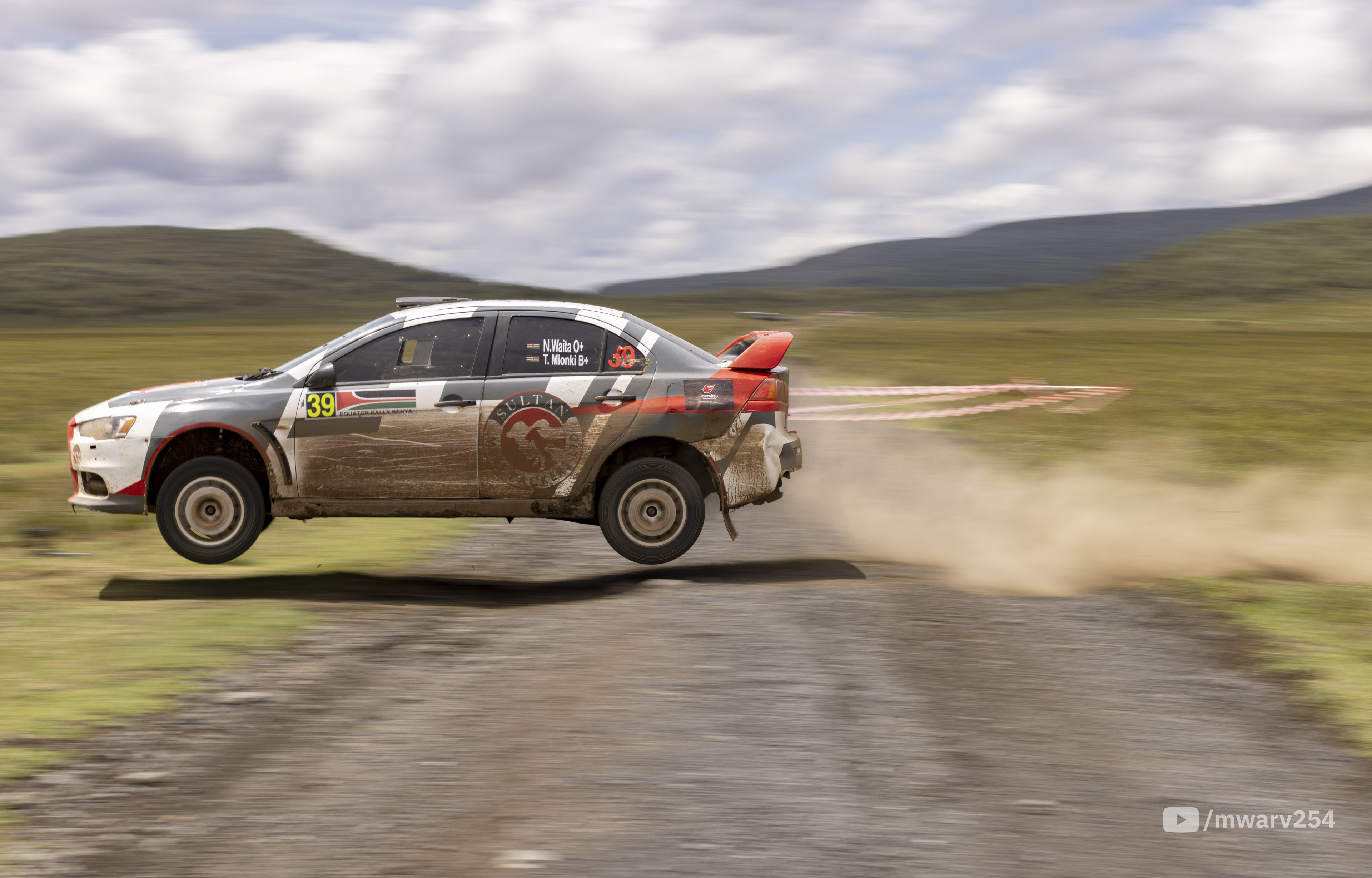 3840x2457 Safari Rally Wallpaper
